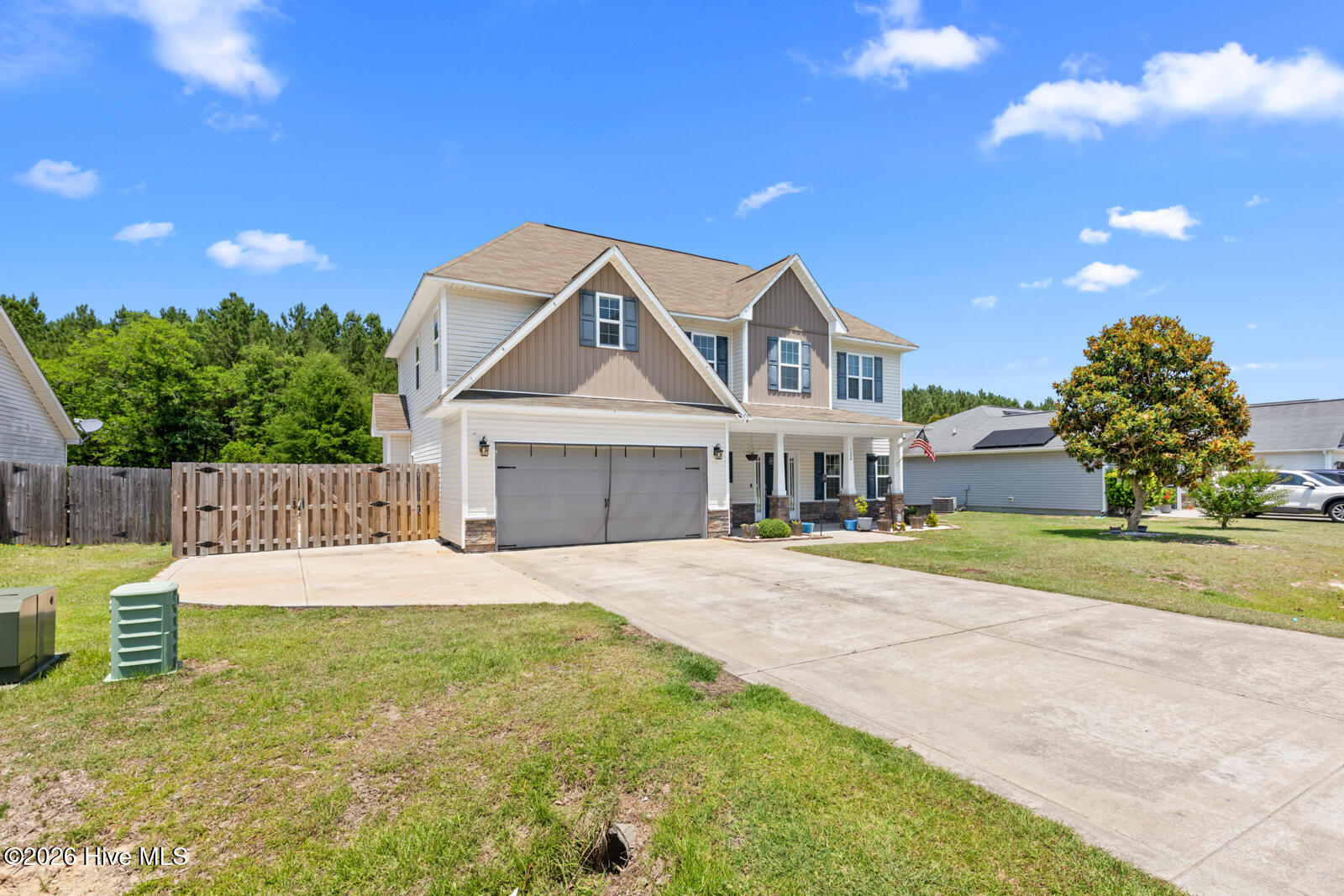 124 Braeburn Boulevard Property Photo 1