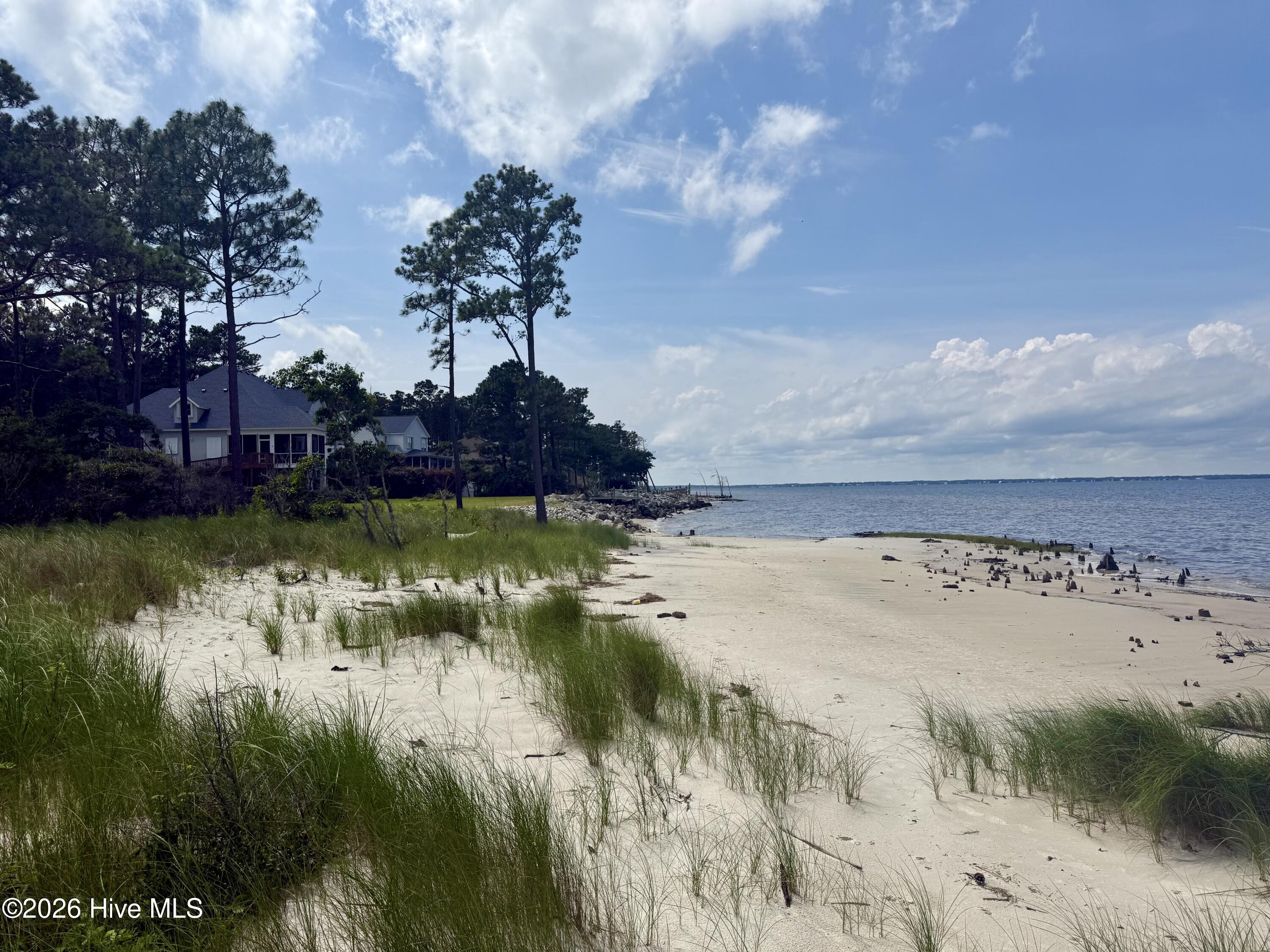 558 Sandy Point Drive Property Photo 12