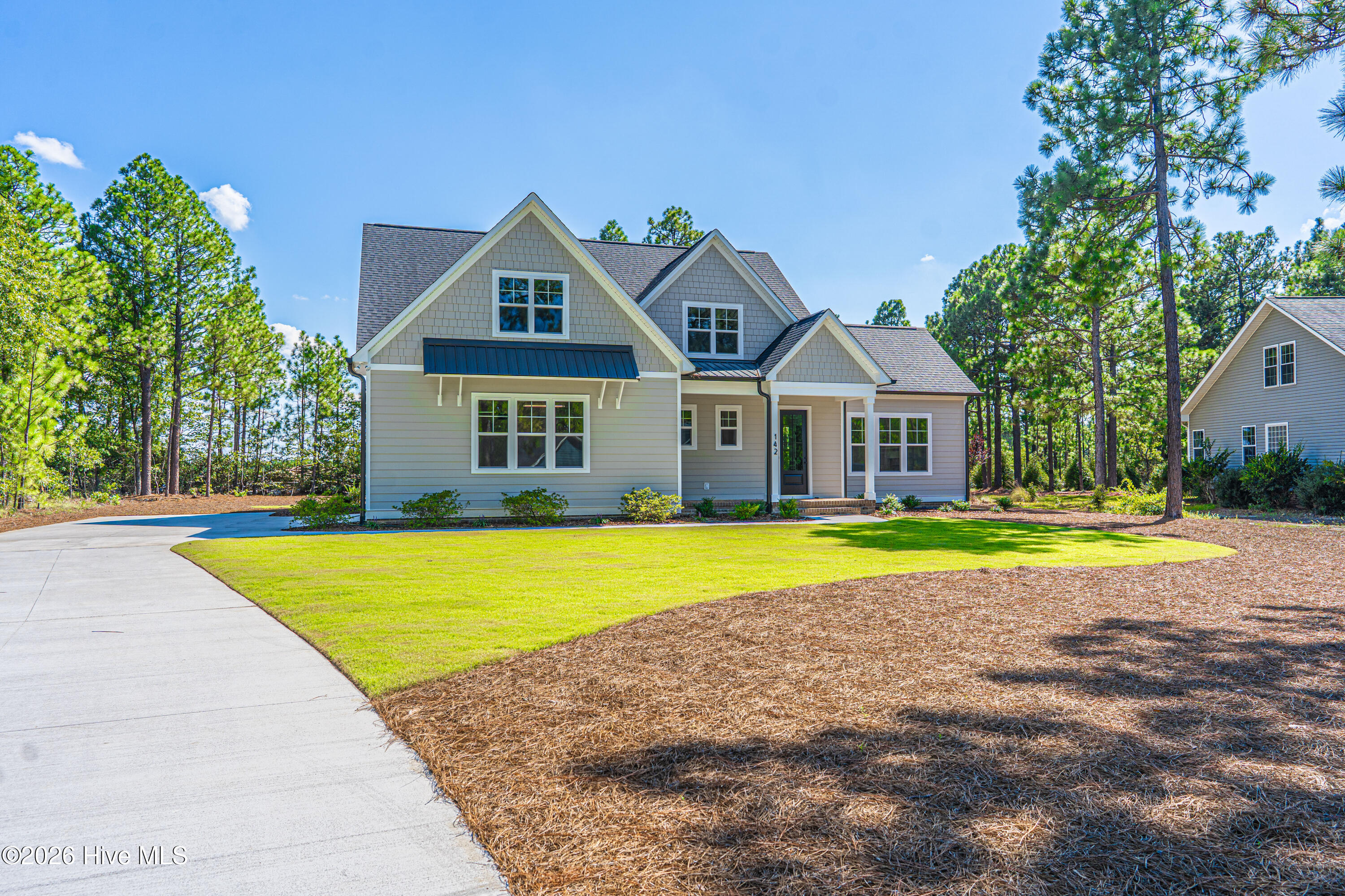 142 Parkwood Court Property Photo 2
