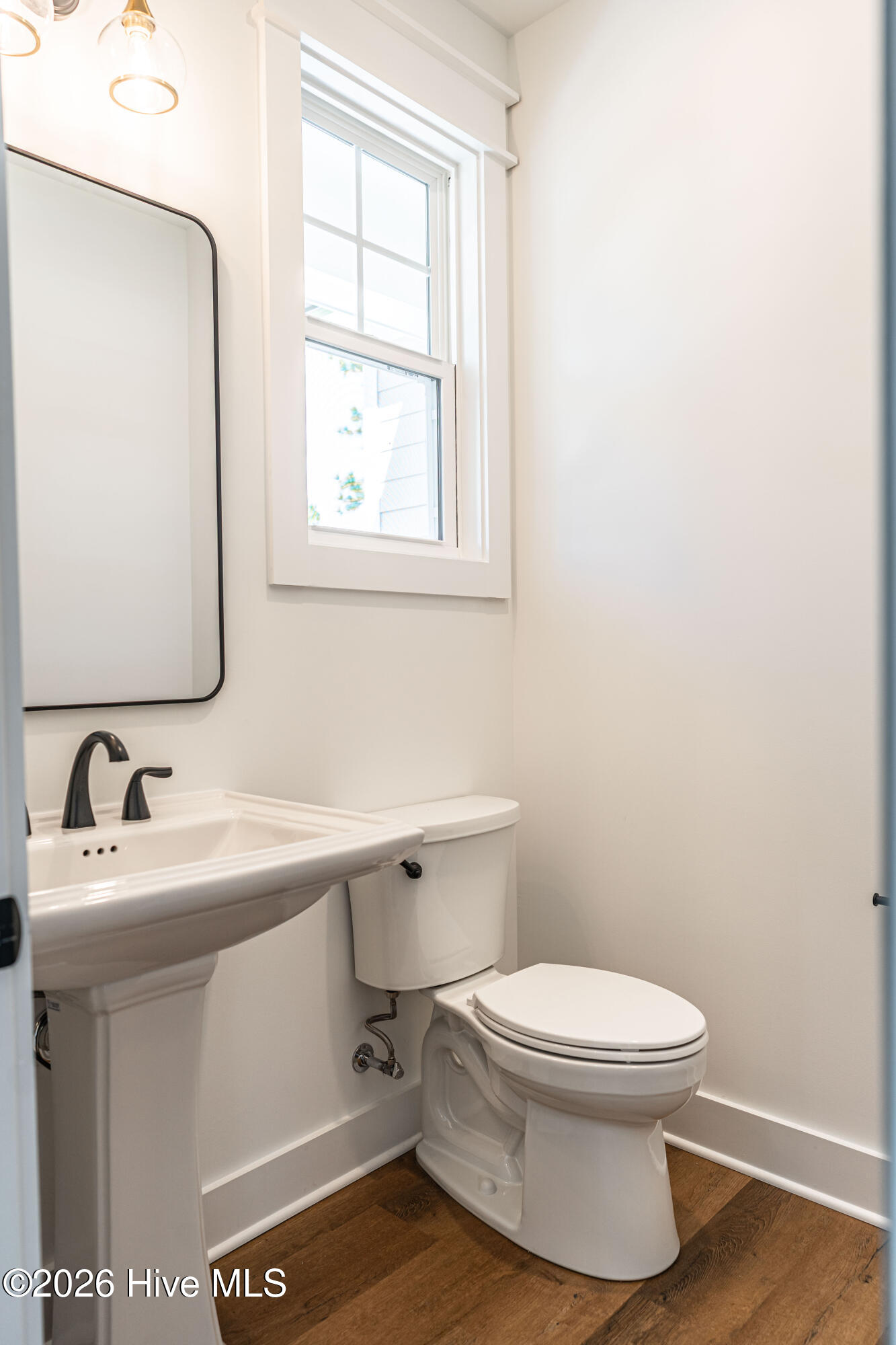 142 Parkwood Court Property Photo 7