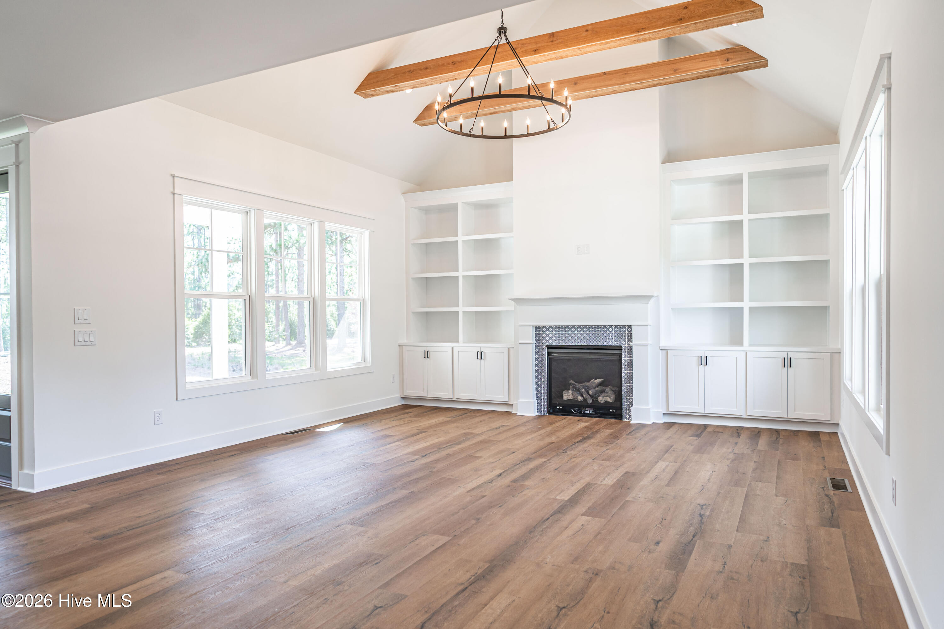 142 Parkwood Court Property Photo 8