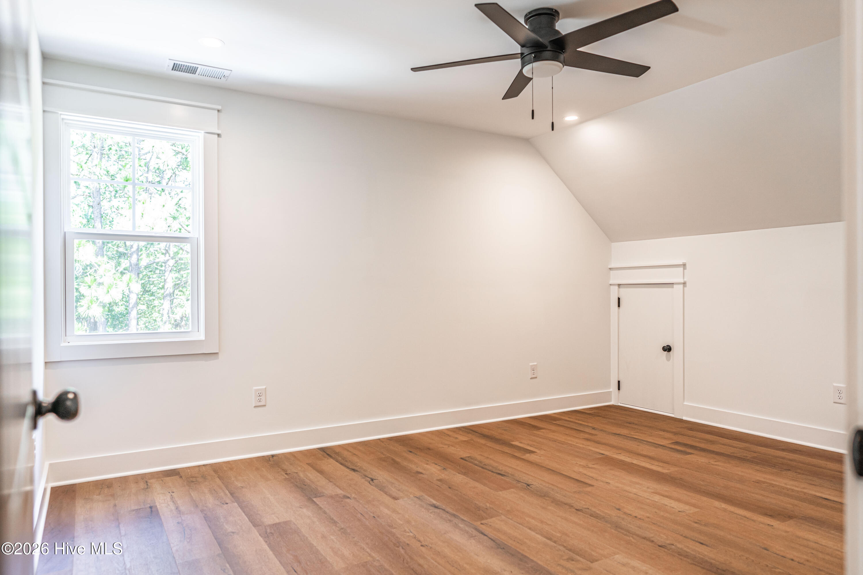 142 Parkwood Court Property Photo 36