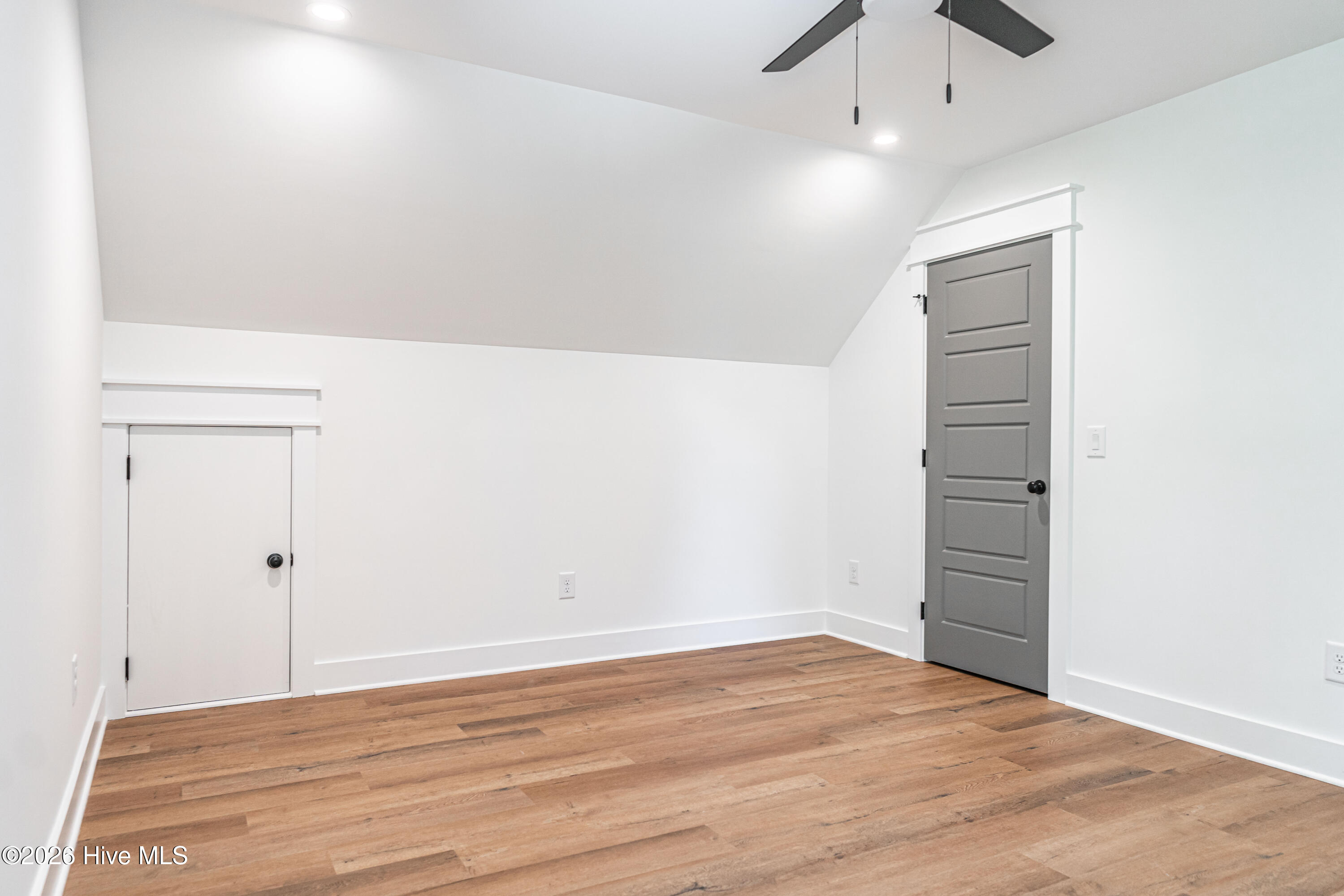 142 Parkwood Court Property Photo 37
