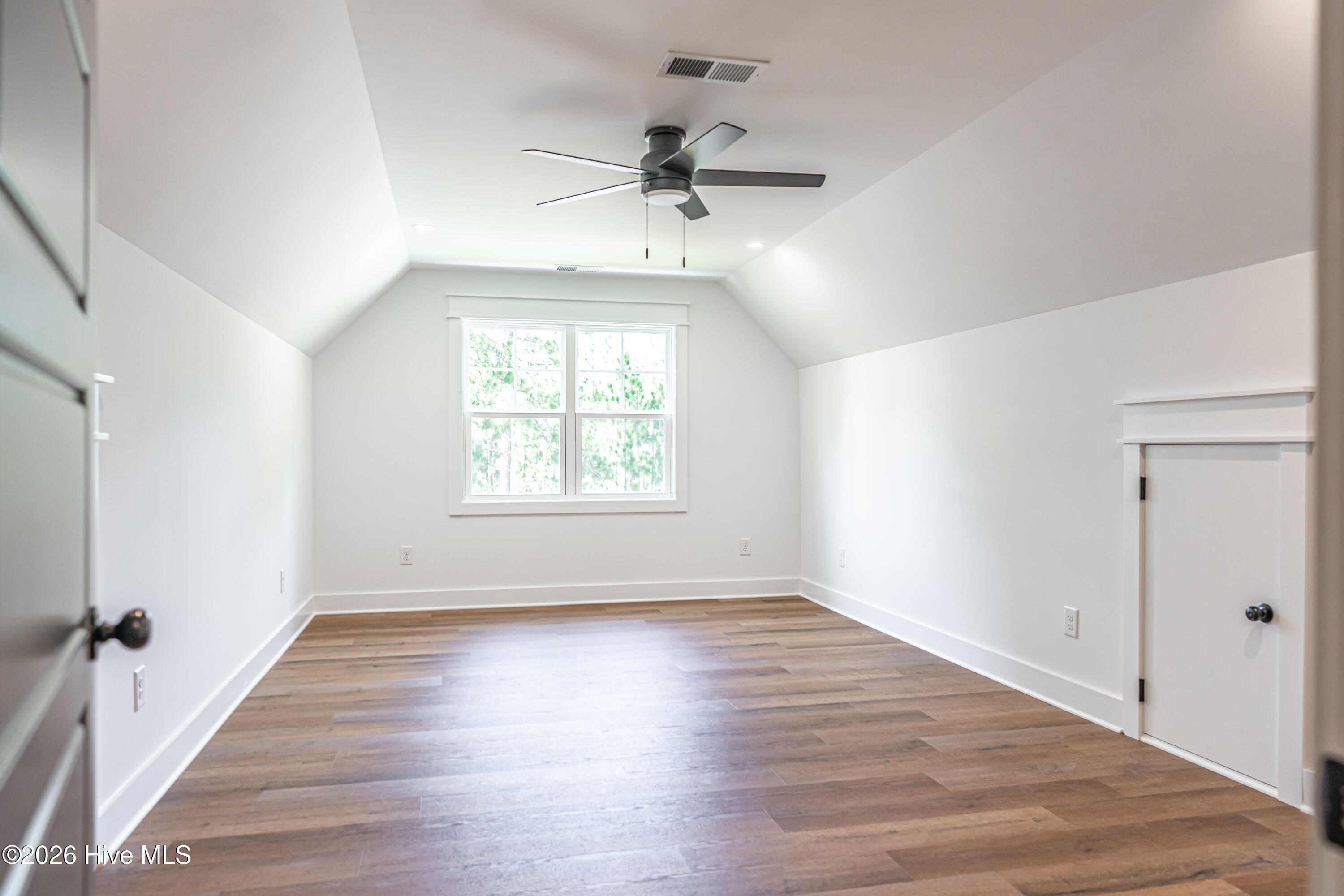 142 Parkwood Court Property Photo 38