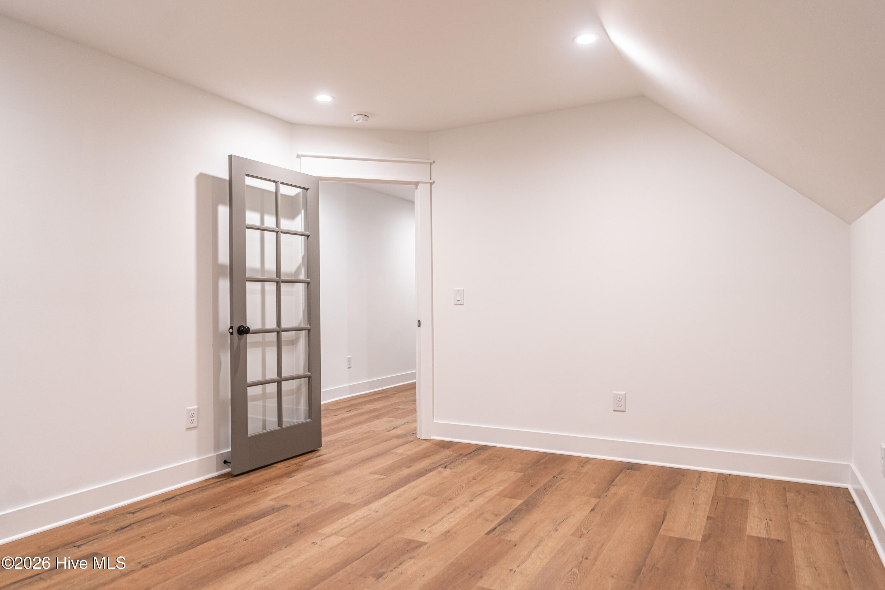 142 Parkwood Court Property Photo 46