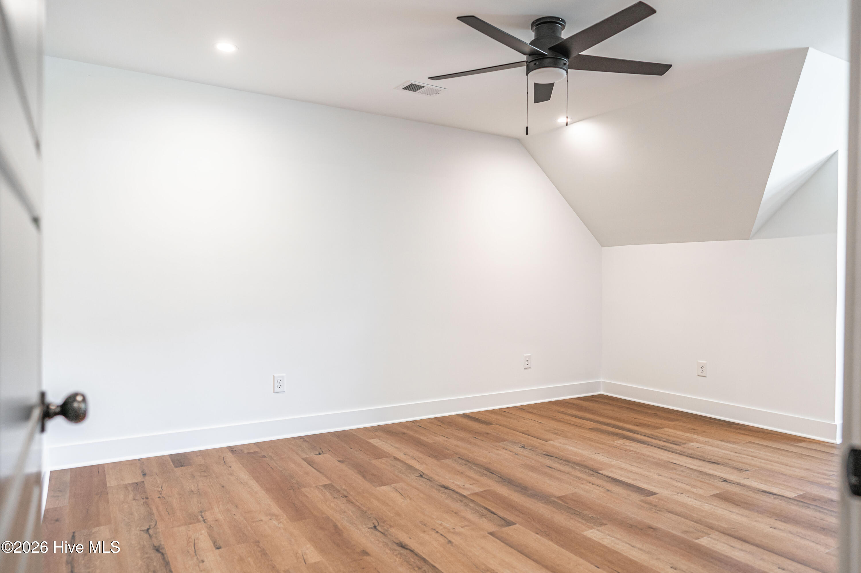 142 Parkwood Court Property Photo 47