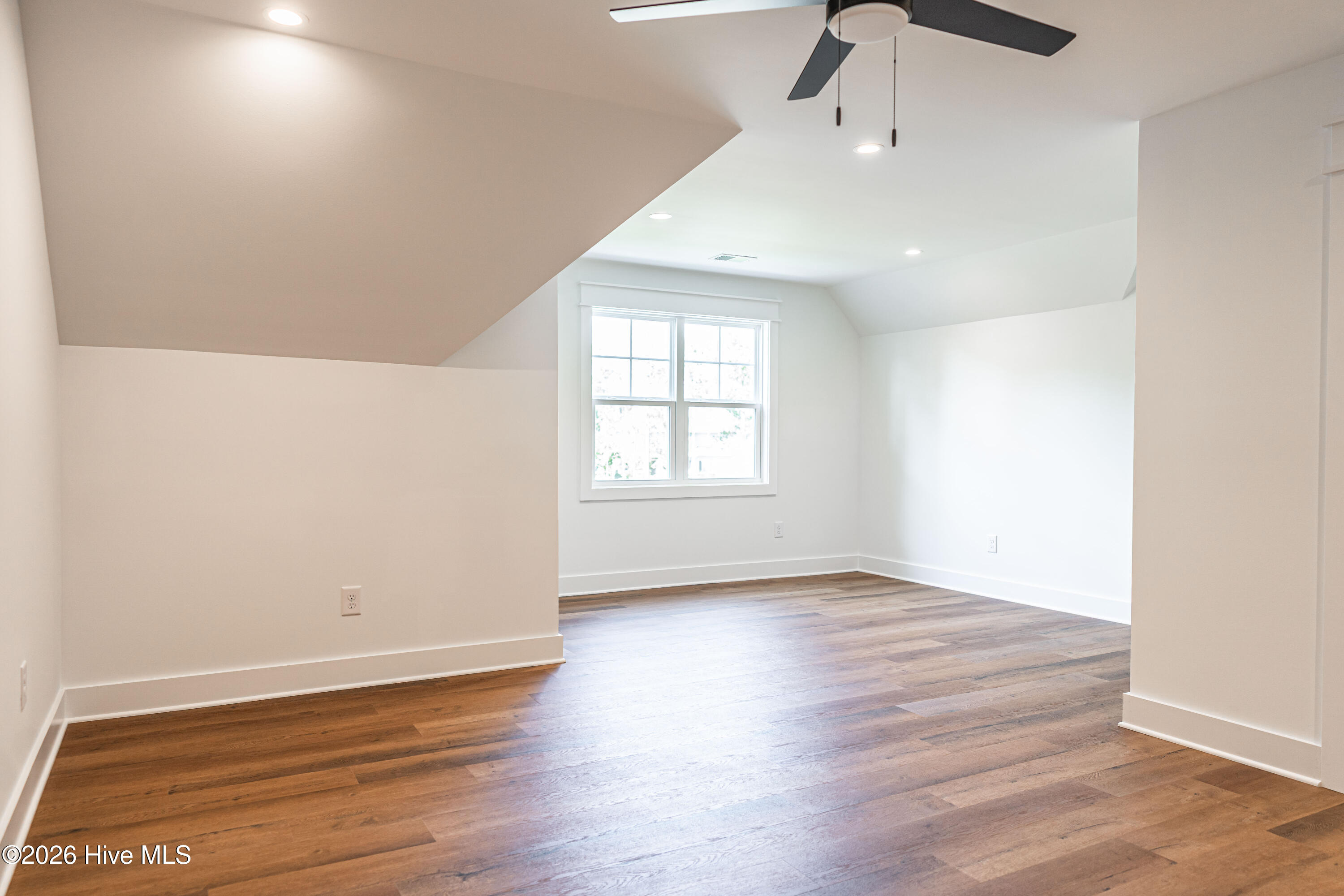 142 Parkwood Court Property Photo 48