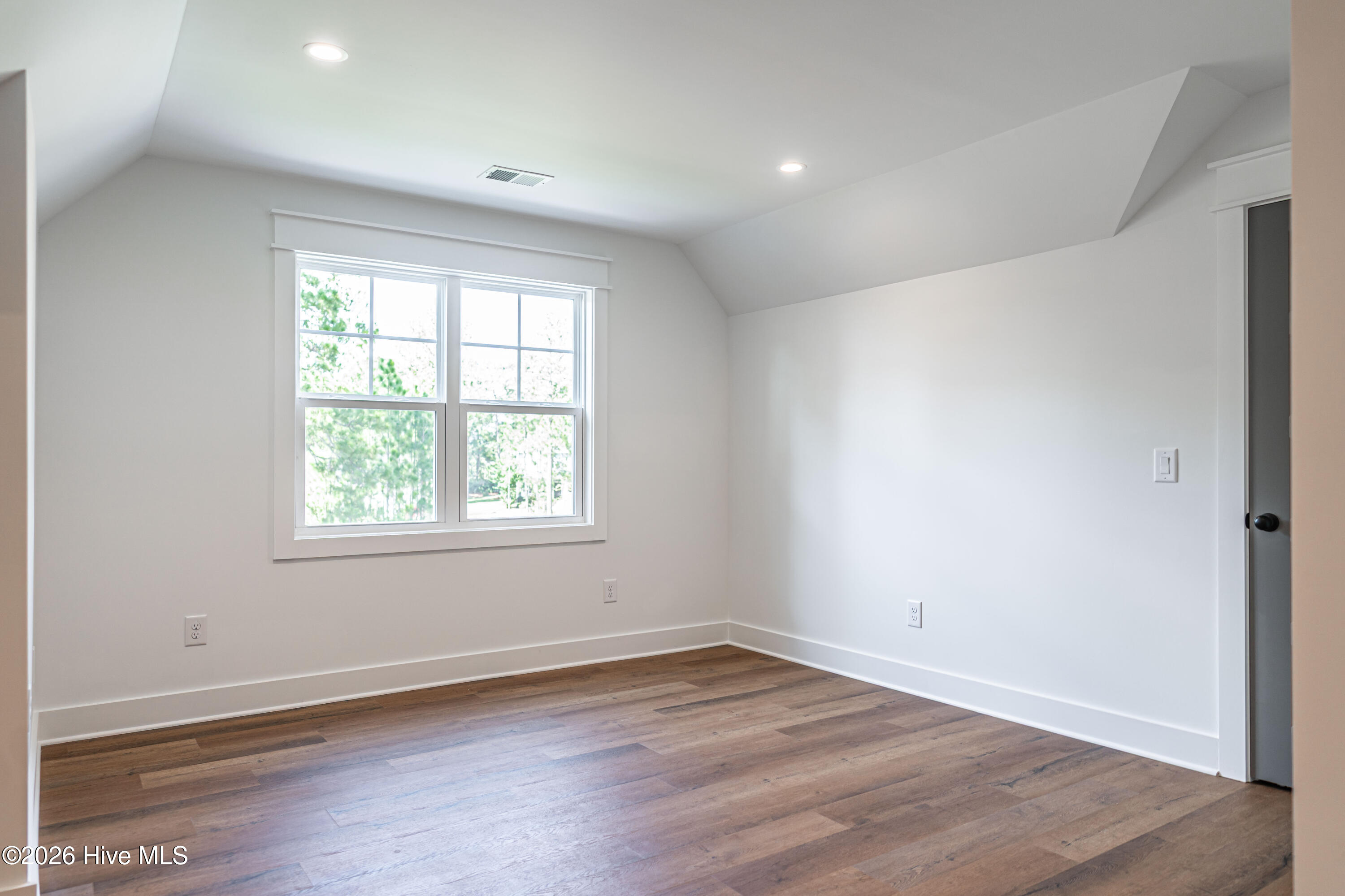 142 Parkwood Court Property Photo 49