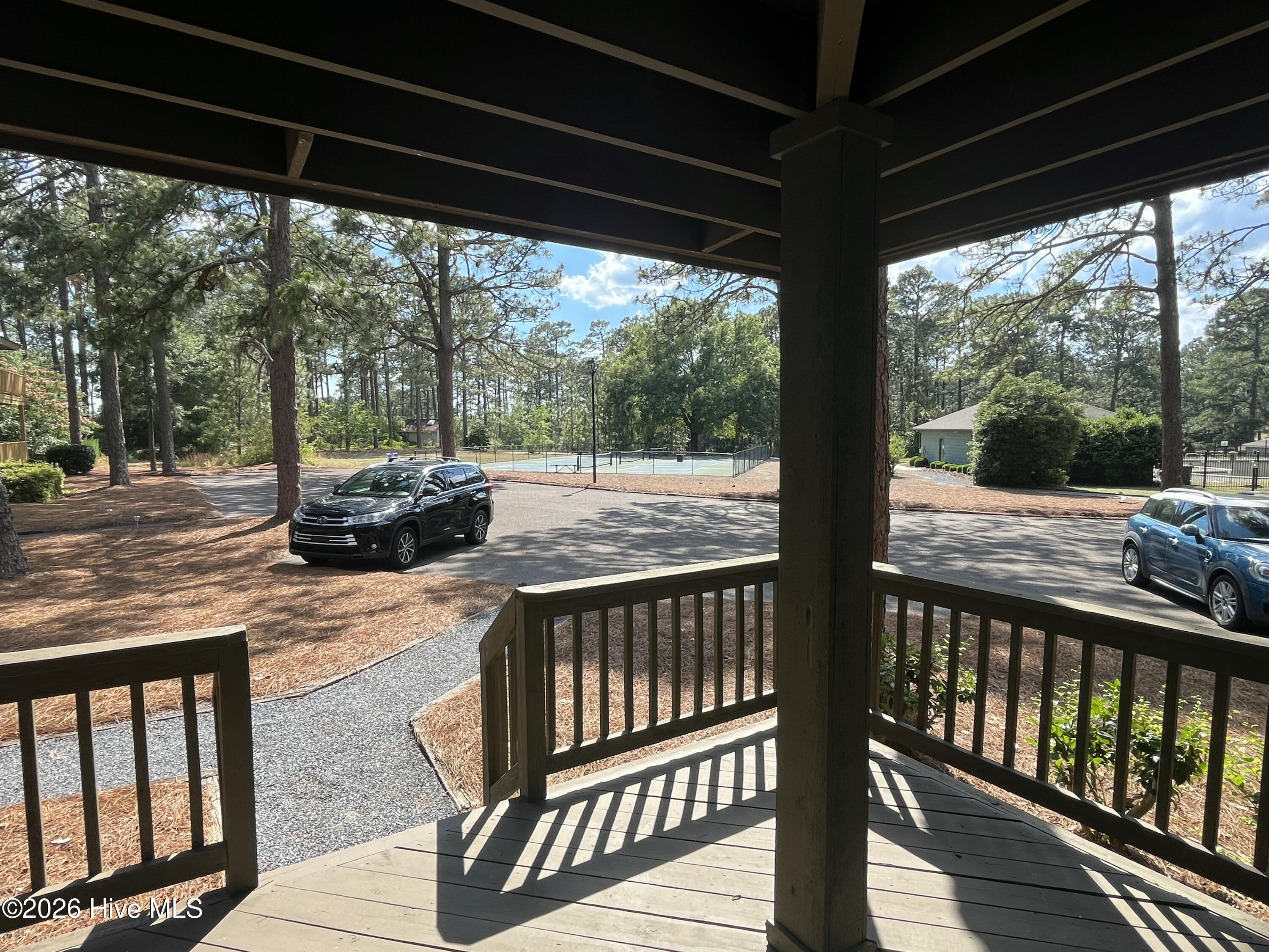 231 Foxkroft Drive Property Photo 18