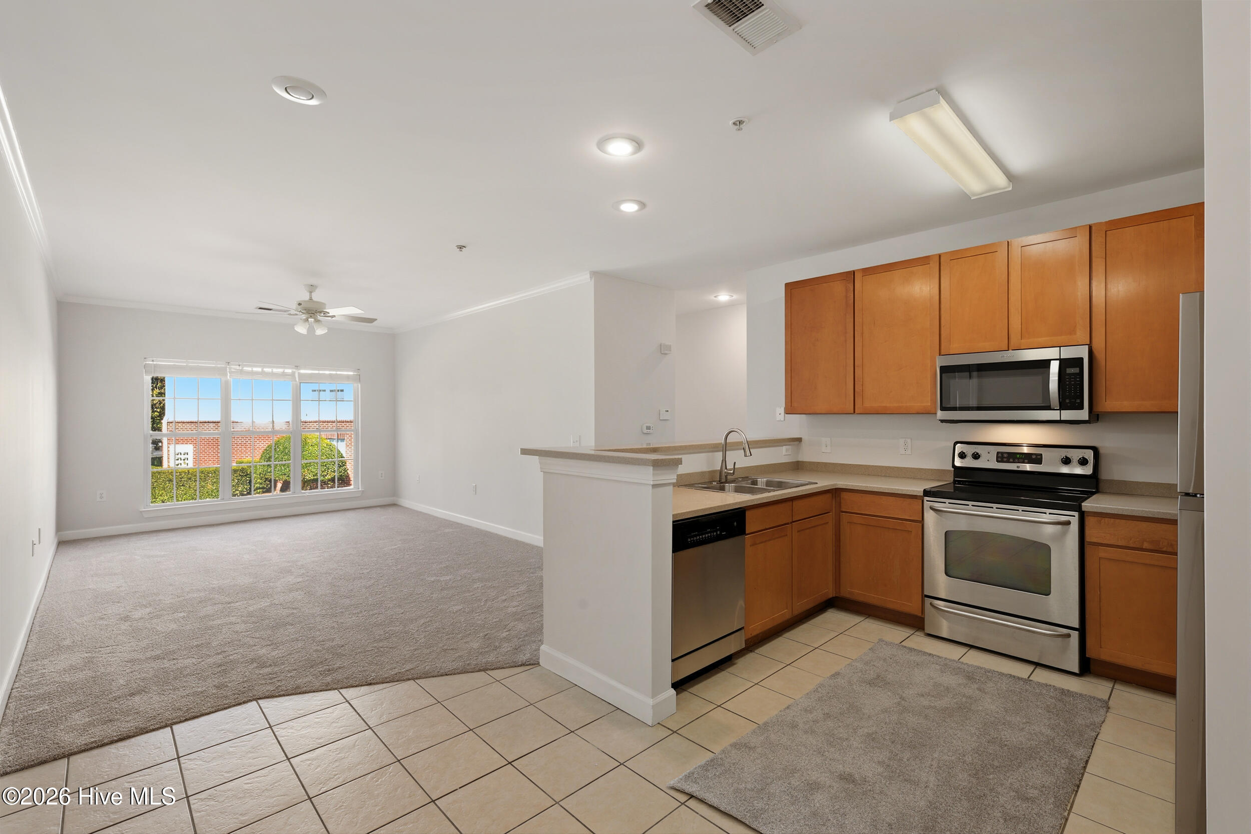 2807 Bloomfield Lane Unit 206 Property Photo 4