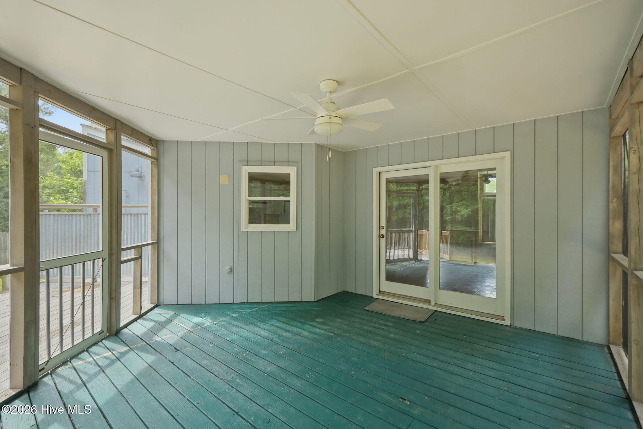 115 N Harbor Drive Property Photo 5