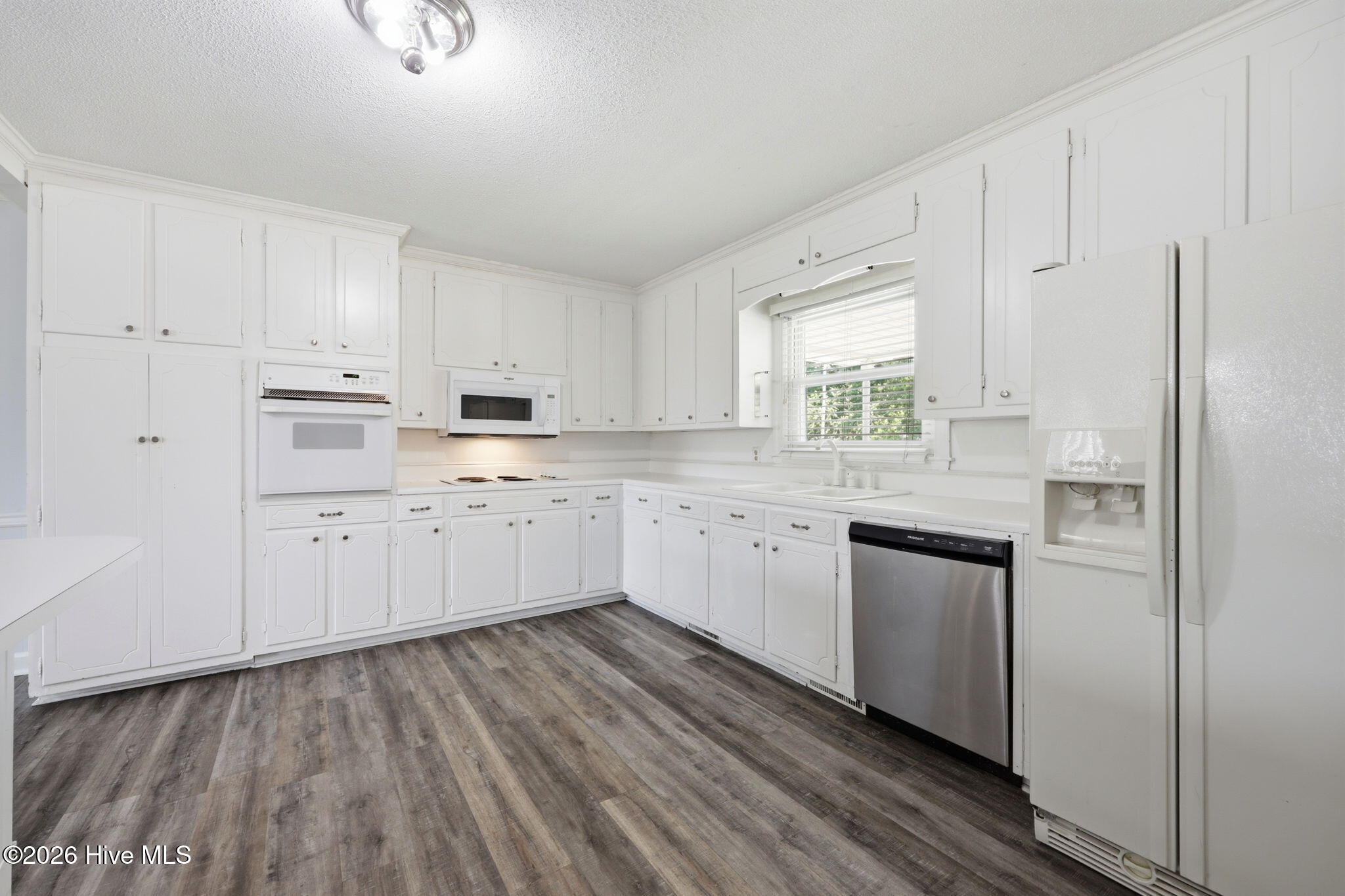 4130 Terrace Drive Property Photo 9