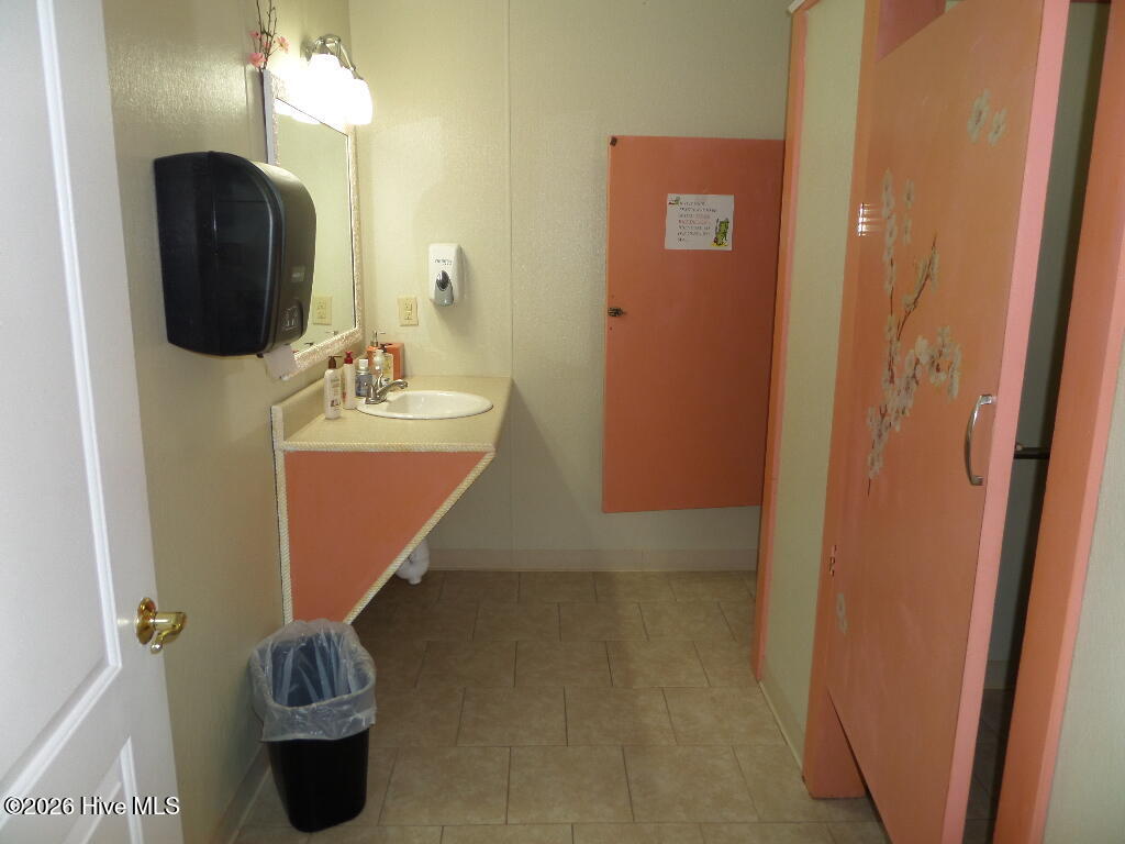 3865 S Main Street Property Photo 27