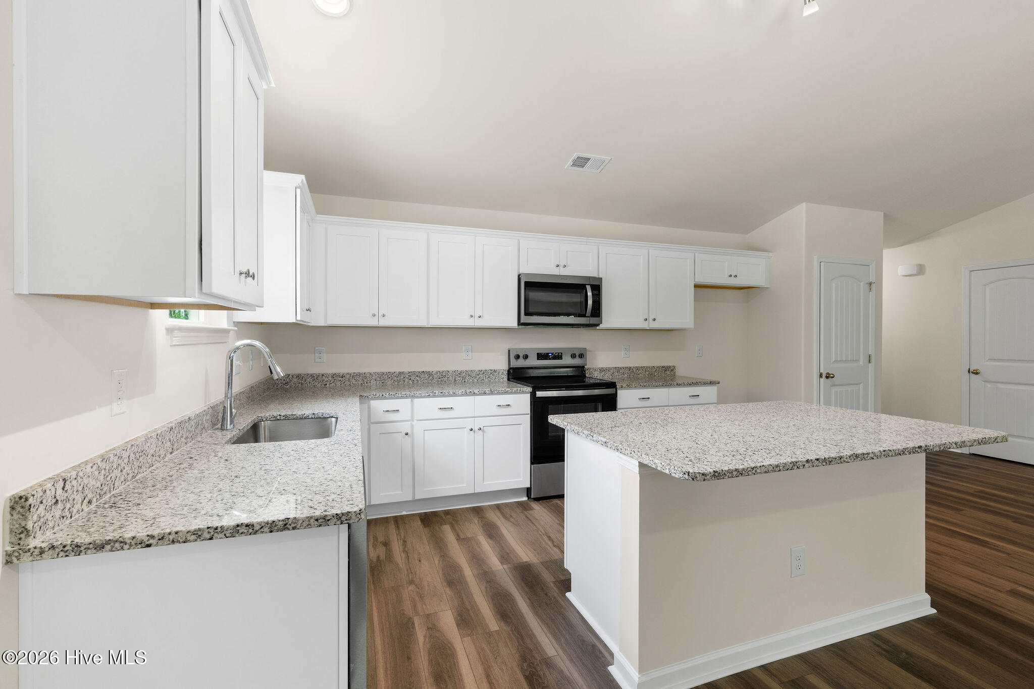 2573 Provence Drive Se Property Photo 10