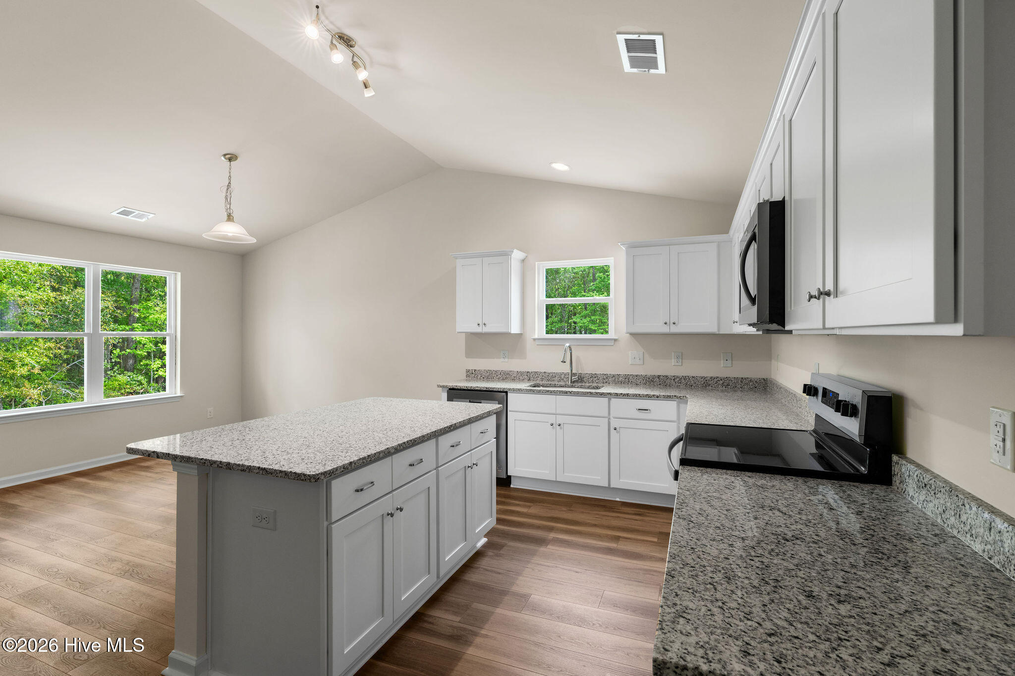 2573 Provence Drive Se Property Photo 12