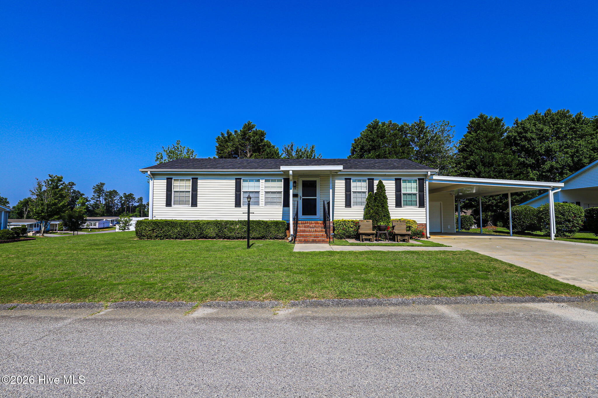 208 Bluffton Drive Property Photo 1