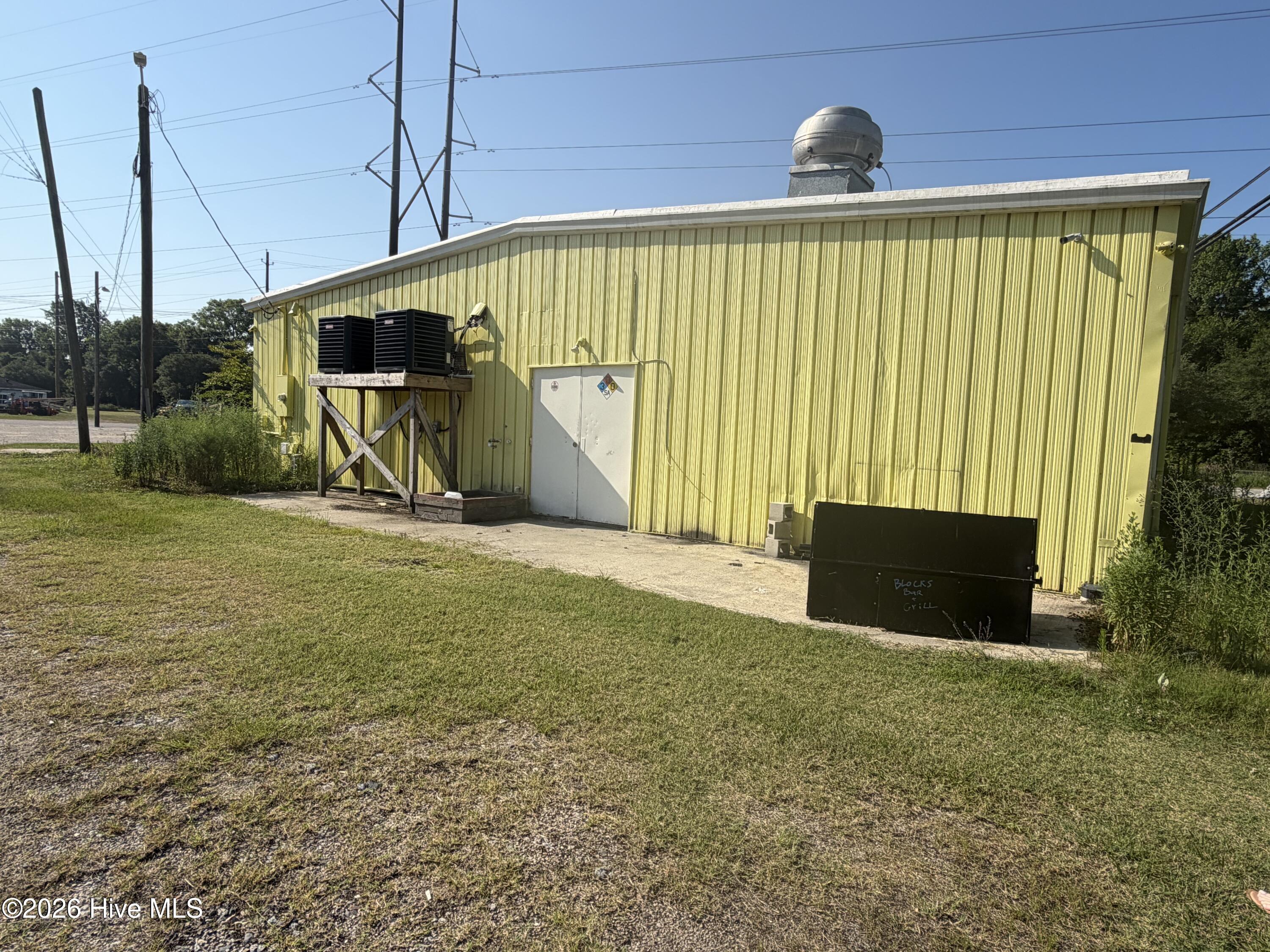 1032 S Madison Street Property Photo 8