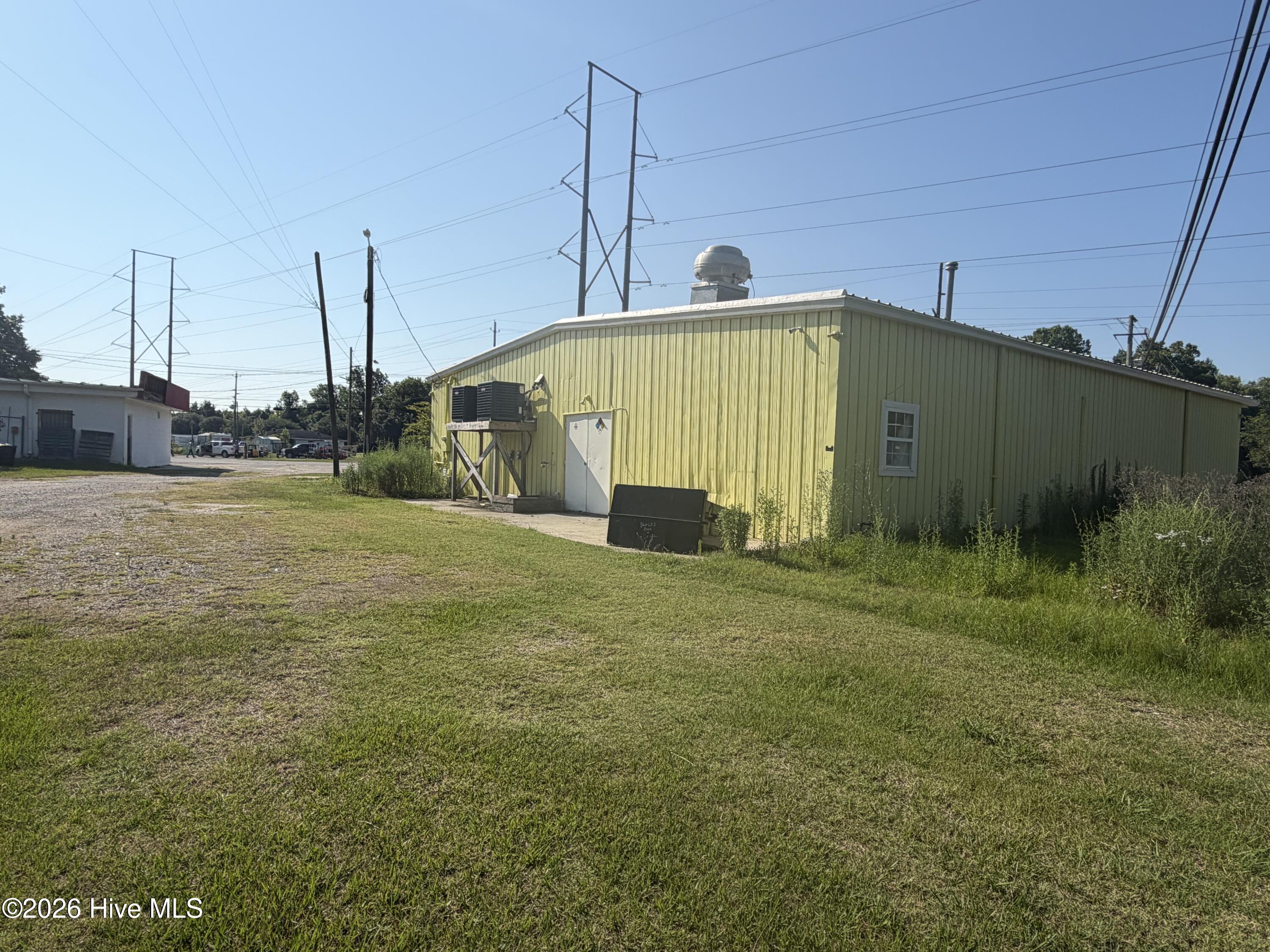1032 S Madison Street Property Photo 9