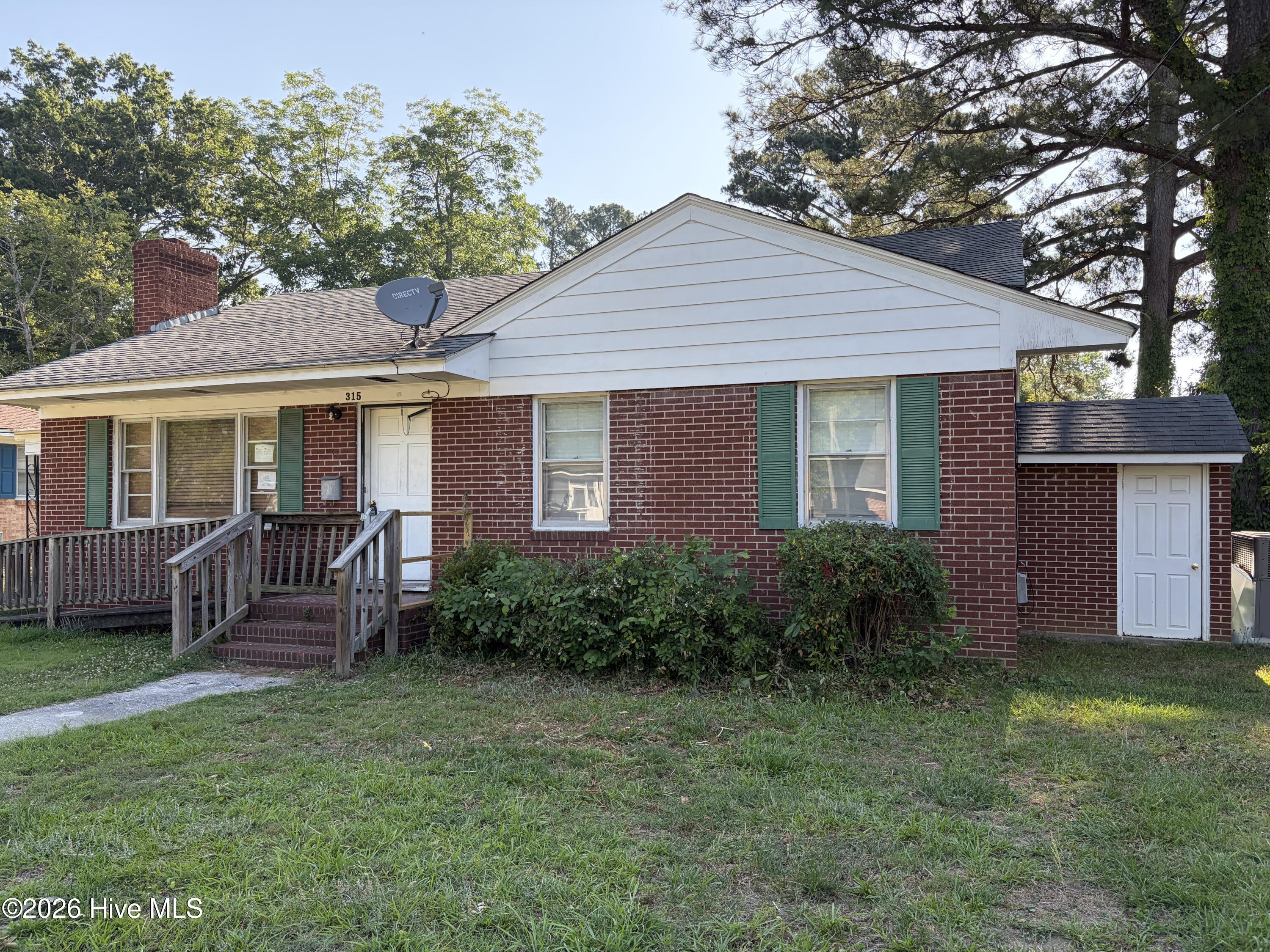 315 Roberts Street Property Photo 1