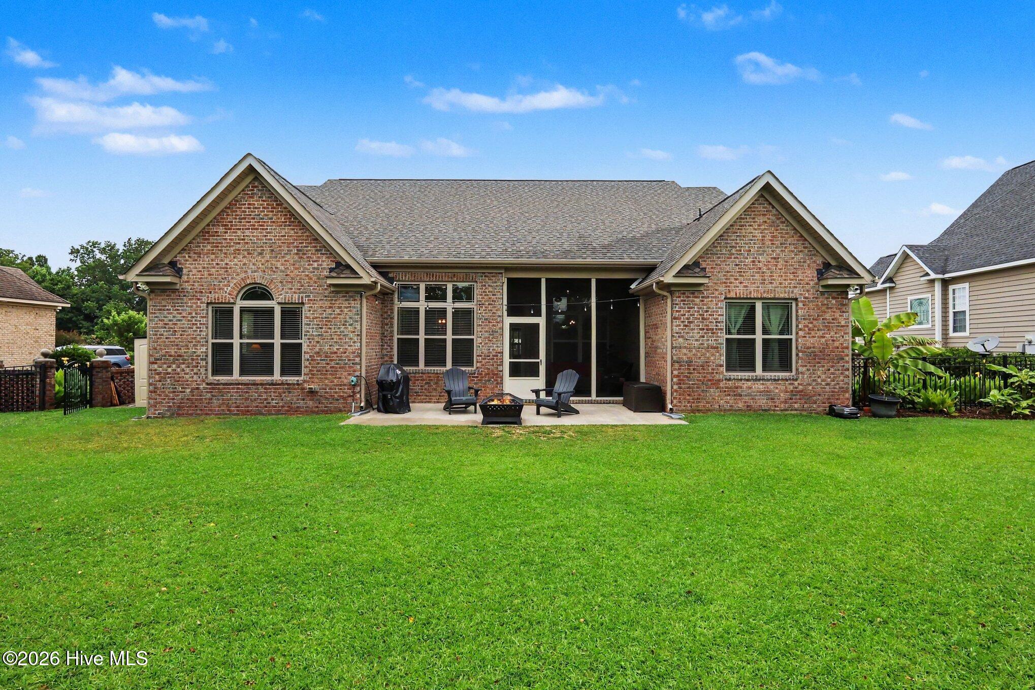 1404 Sunset Drive Property Photo 5