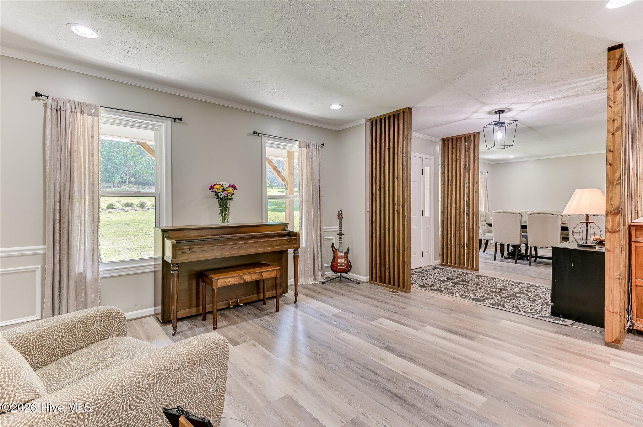 1006 Tamarack Drive Property Photo 12