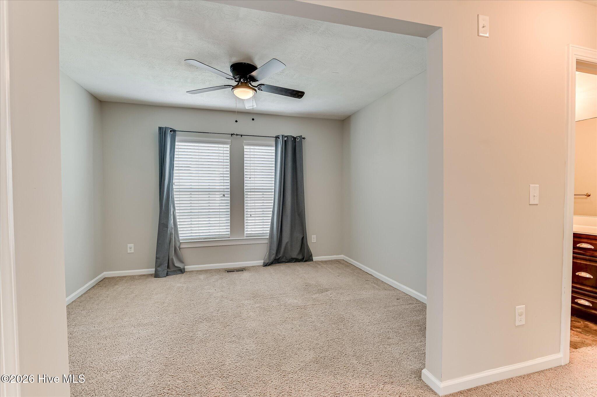 1049 Glenhaven Drive Property Photo 11