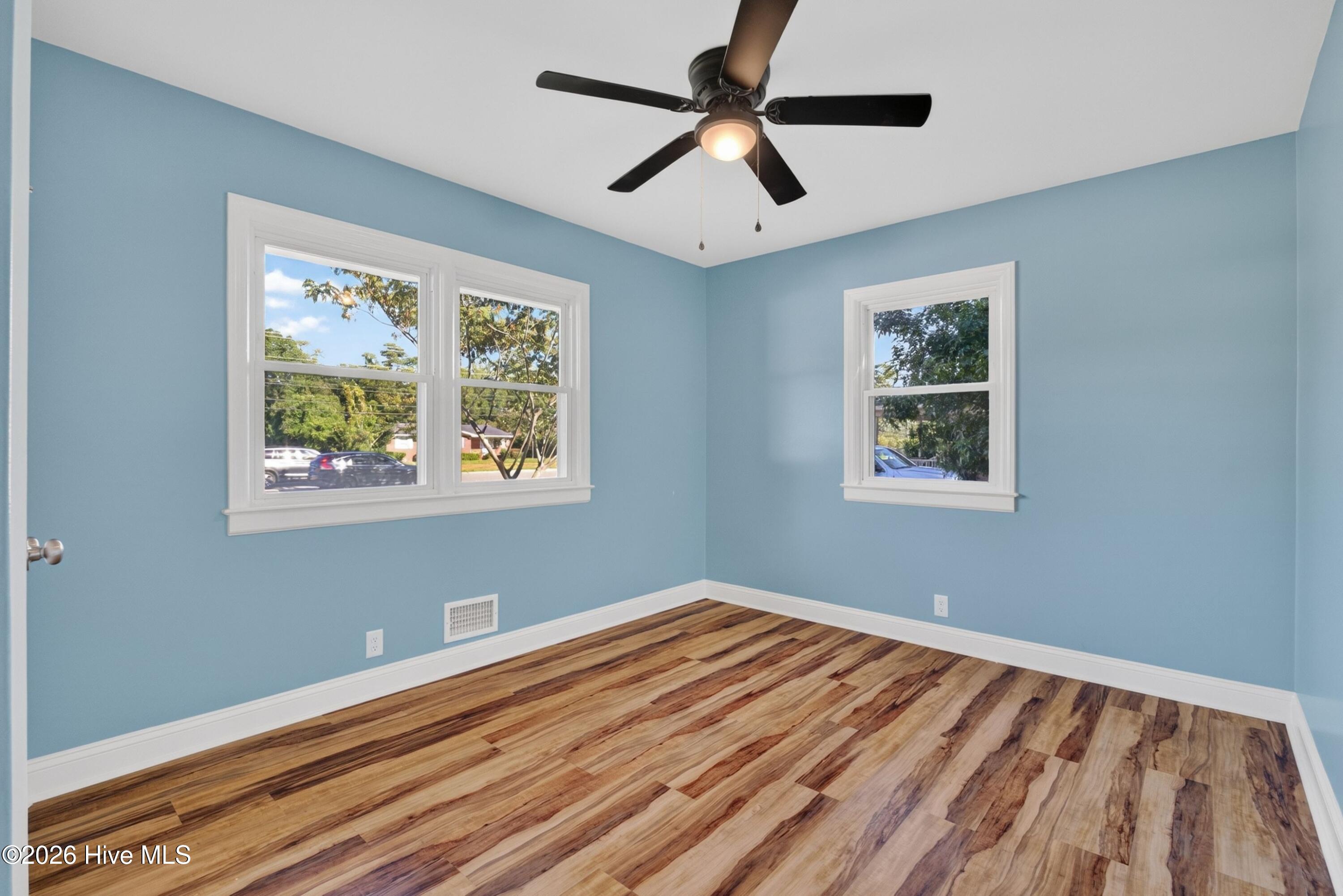 501 N Kerr Avenue Property Photo 10