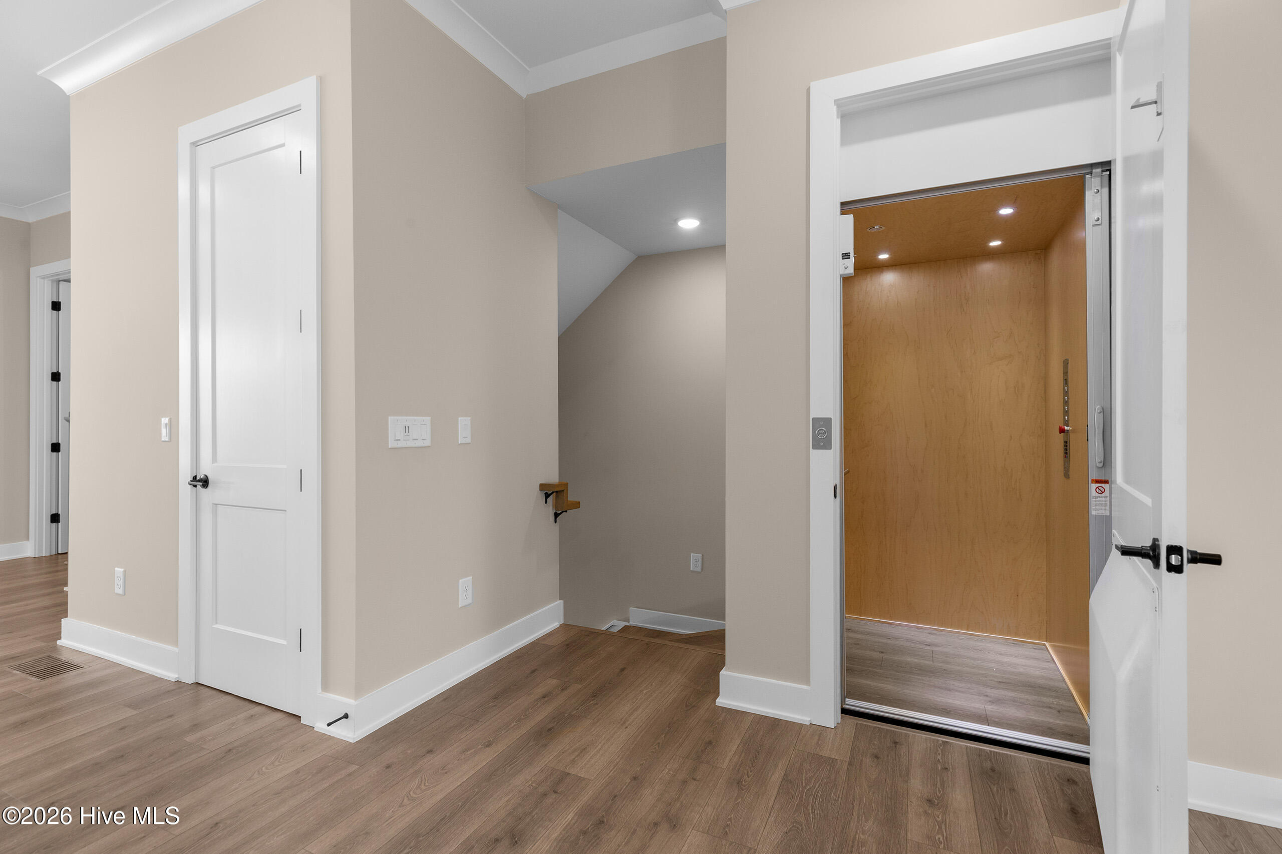 2689 Alvernia Drive Property Photo 10