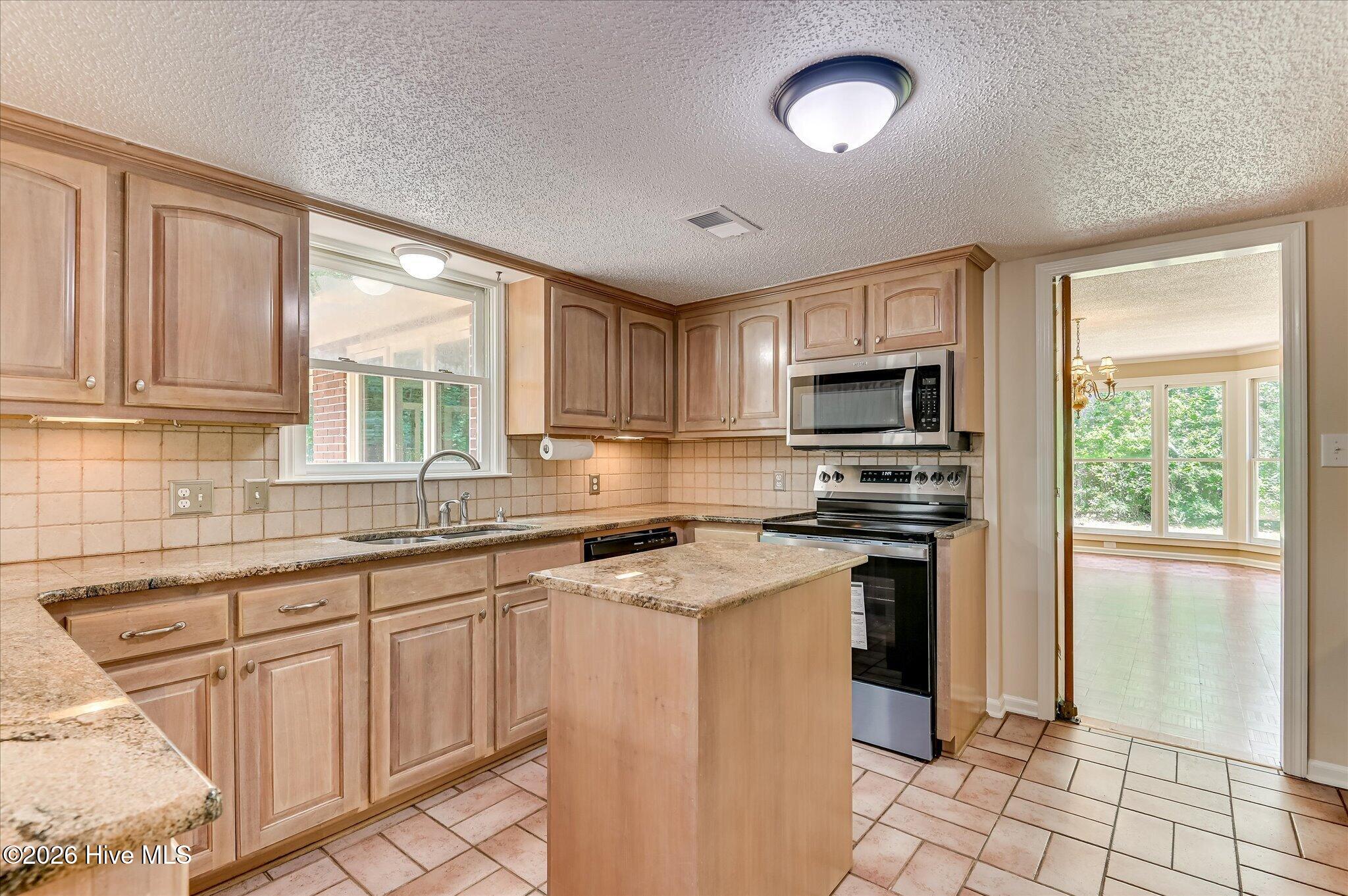 706 Wood Valley Road Property Photo 17