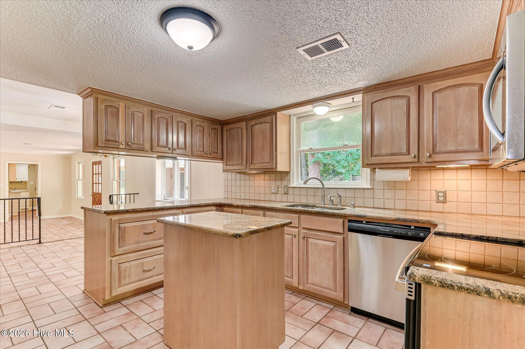 706 Wood Valley Road Property Photo 18