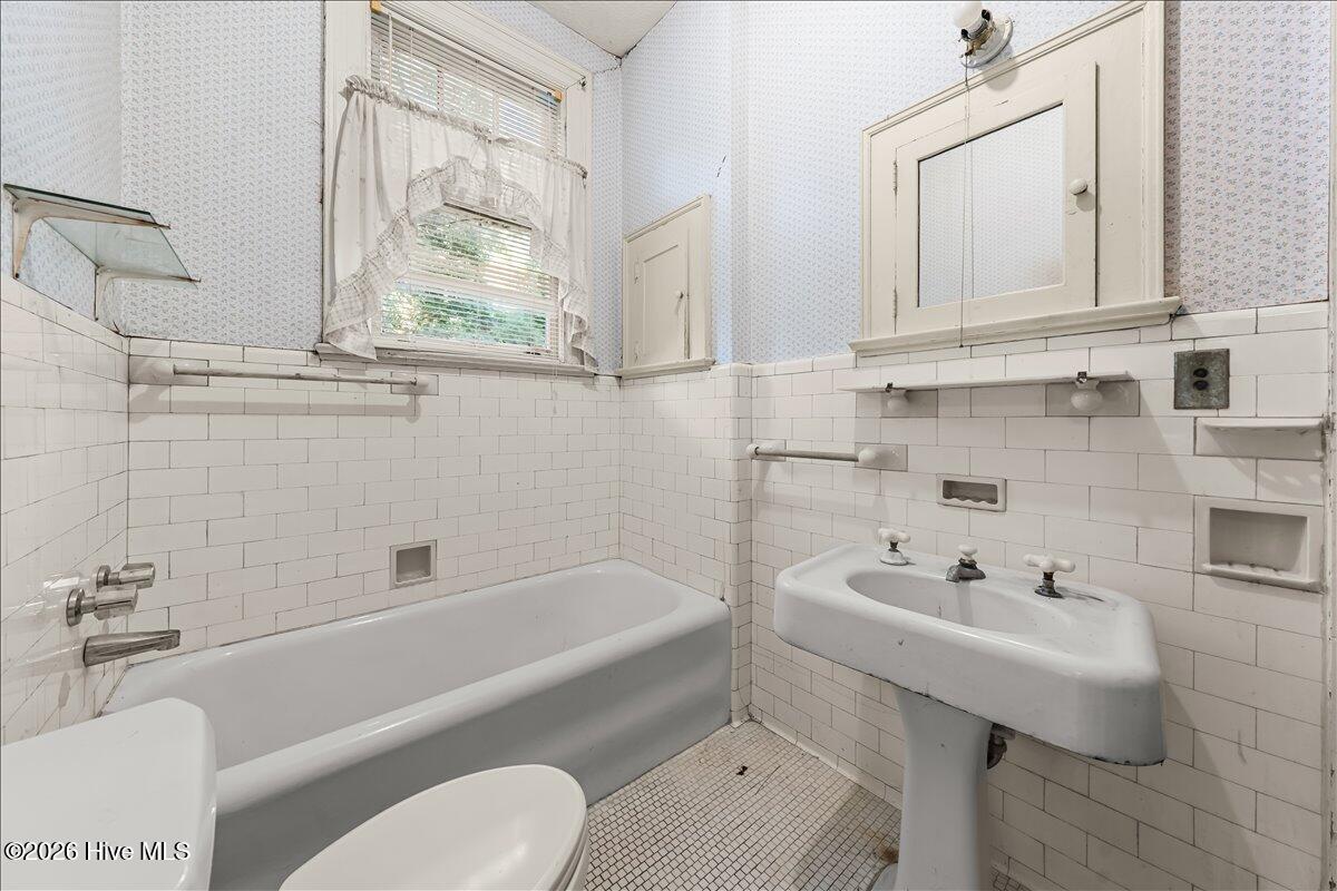 807 Fayetteville Road Property Photo 42
