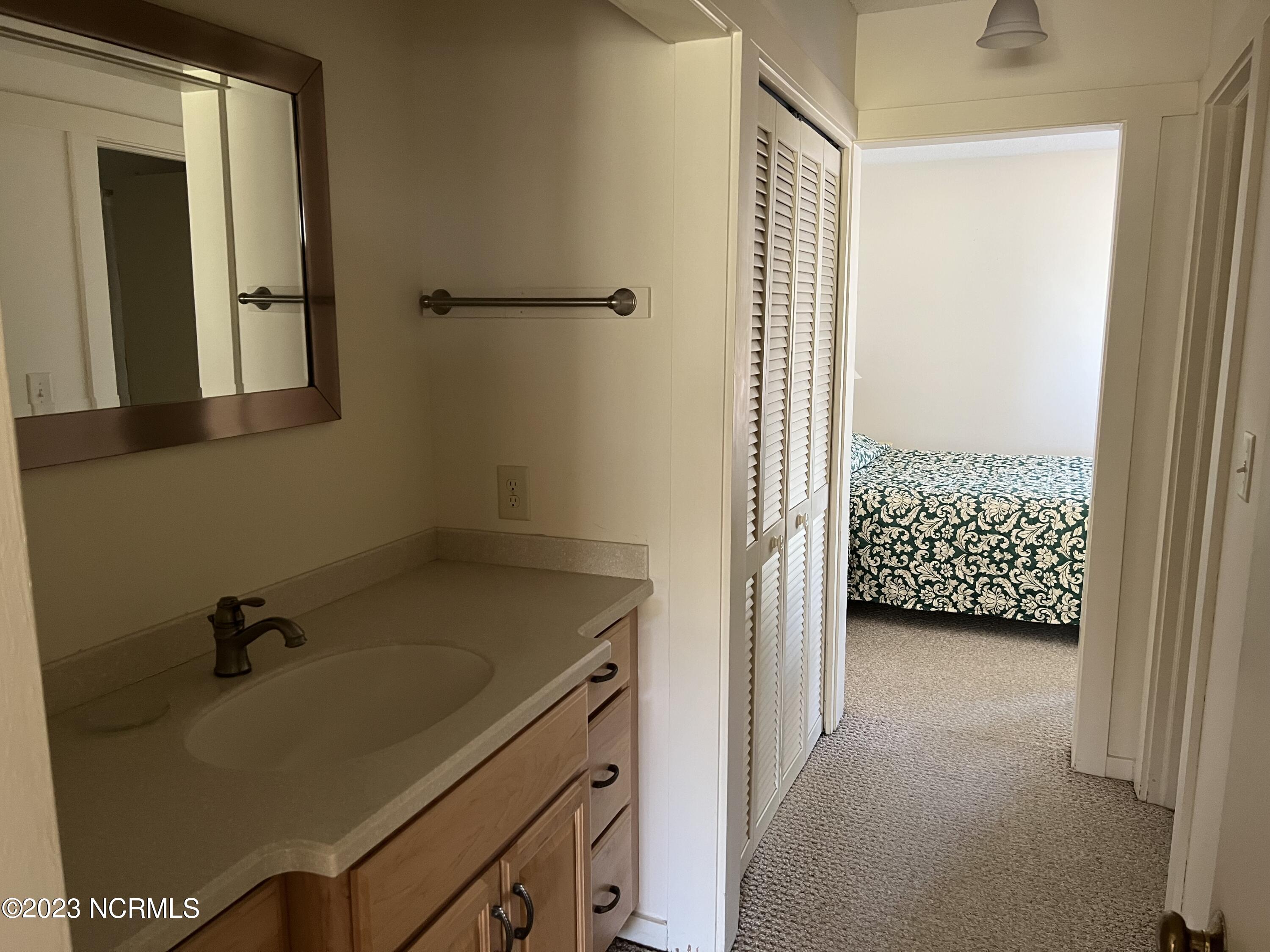 207 Foxkroft Drive Property Photo 5