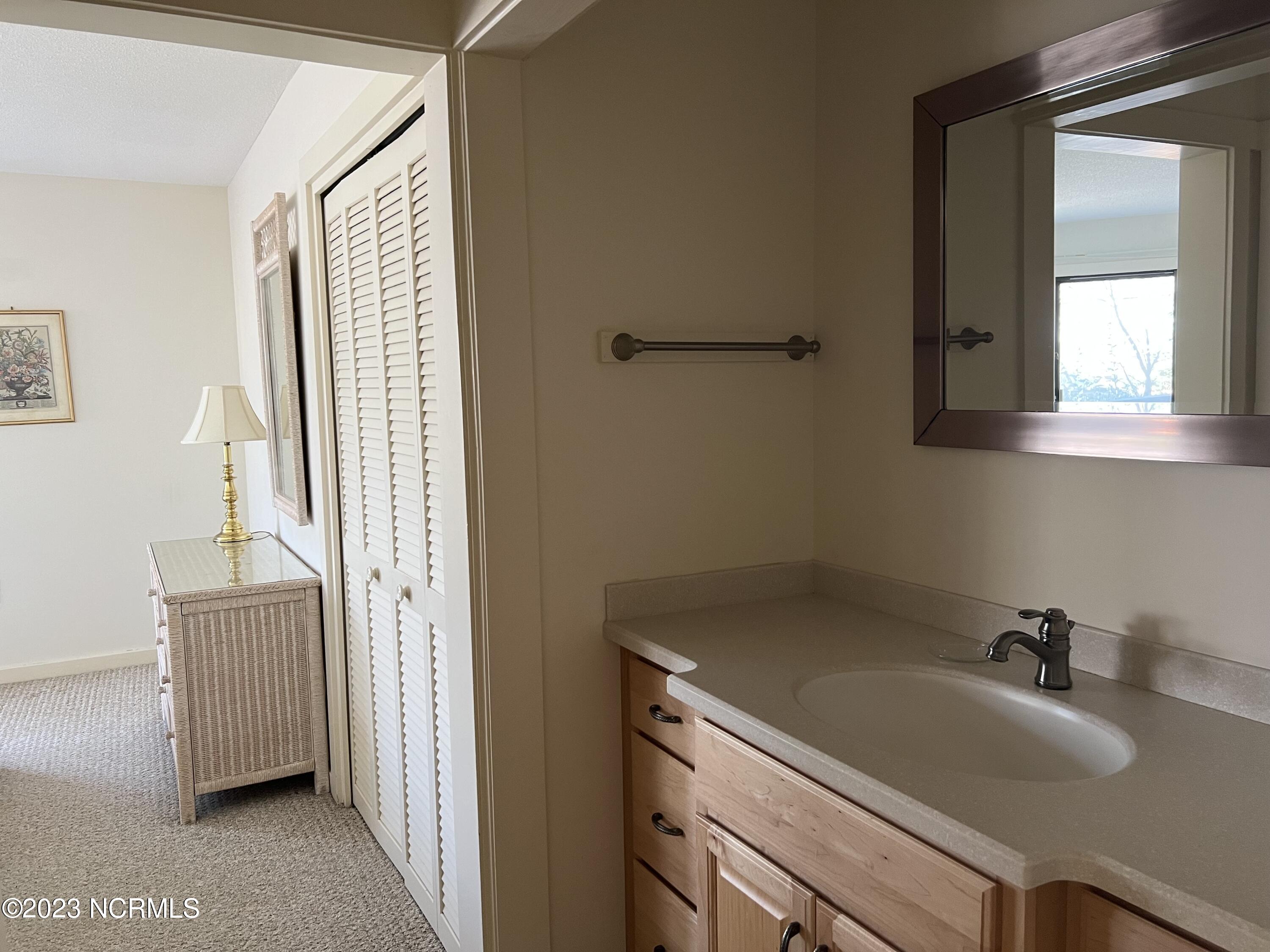 207 Foxkroft Drive Property Photo 6