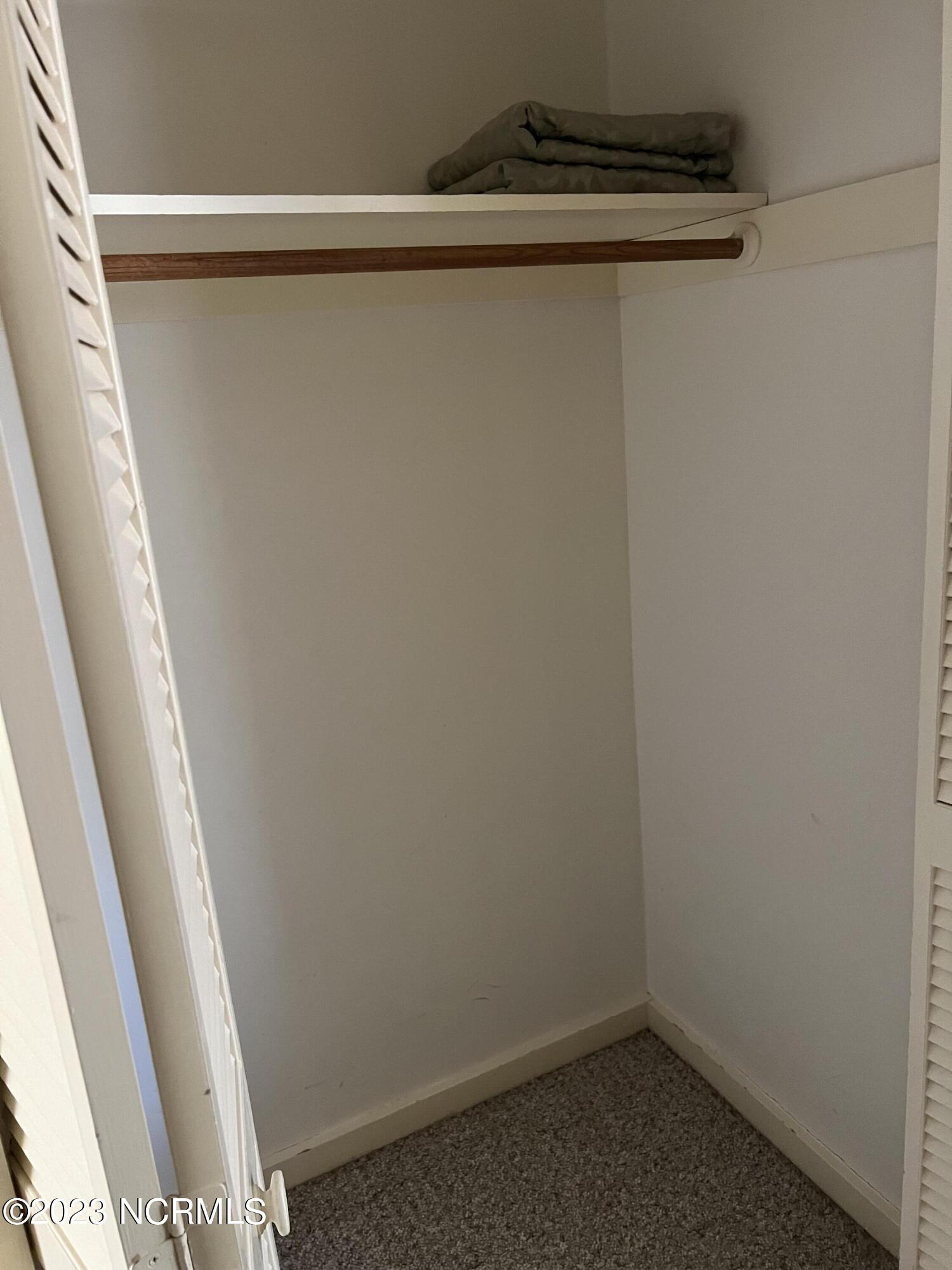 207 Foxkroft Drive Property Photo 7