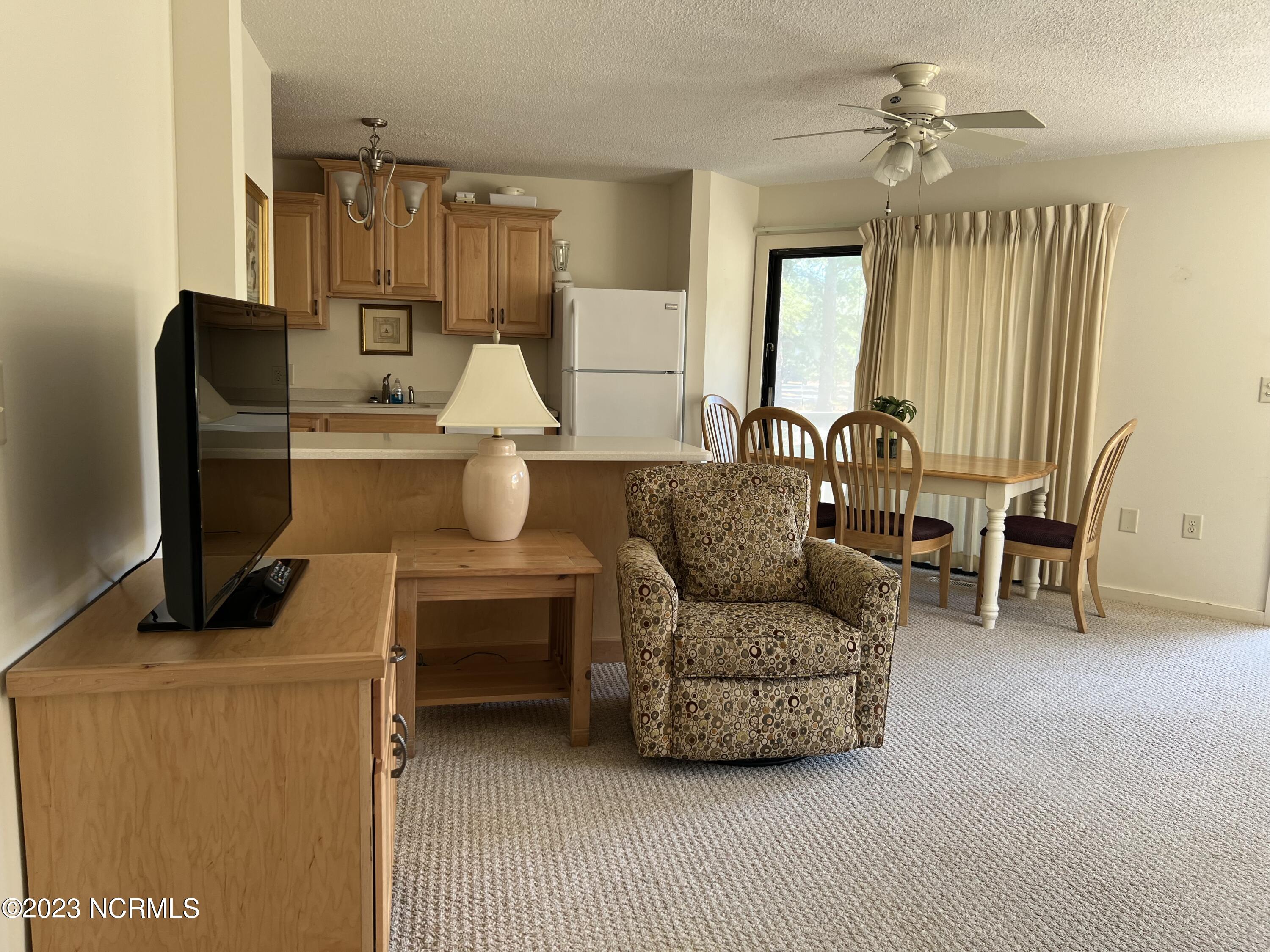 207 Foxkroft Drive Property Photo 12
