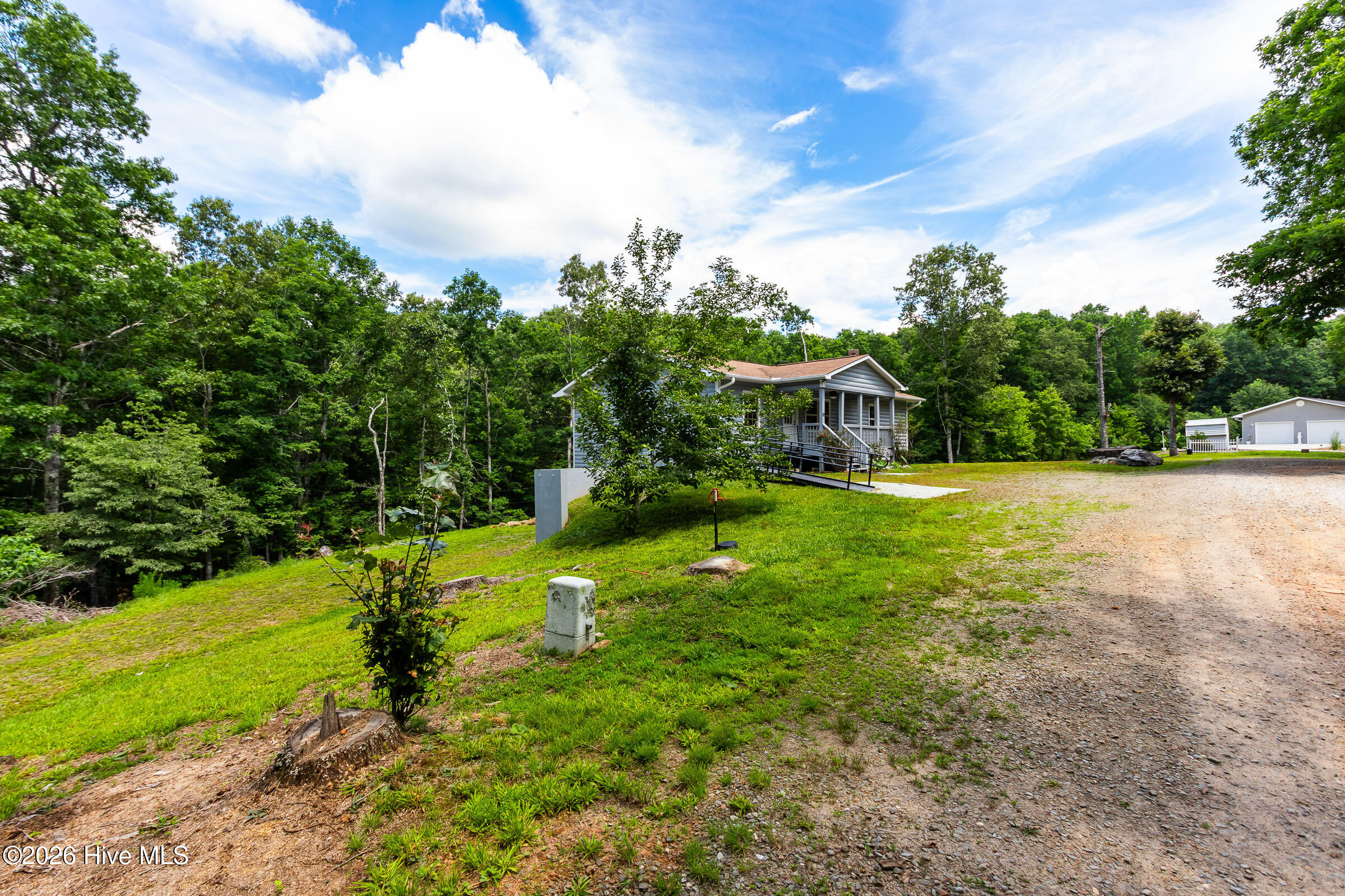 85 Sunray Circle Property Photo 3