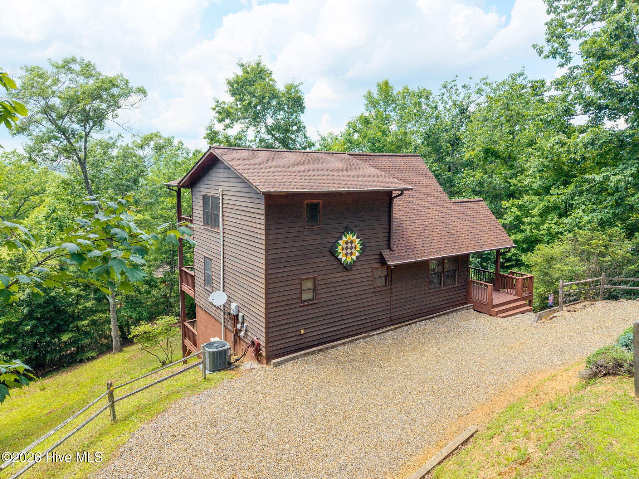 198 Monarch Butterfly Trail Property Photo 3