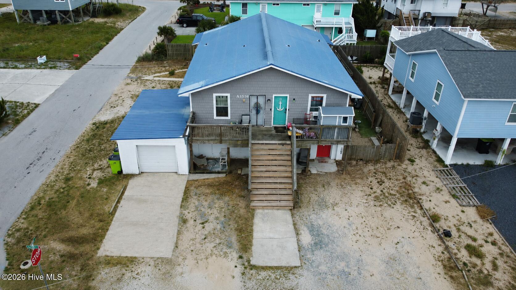 1518 Easy Street A - D Property Photo 2