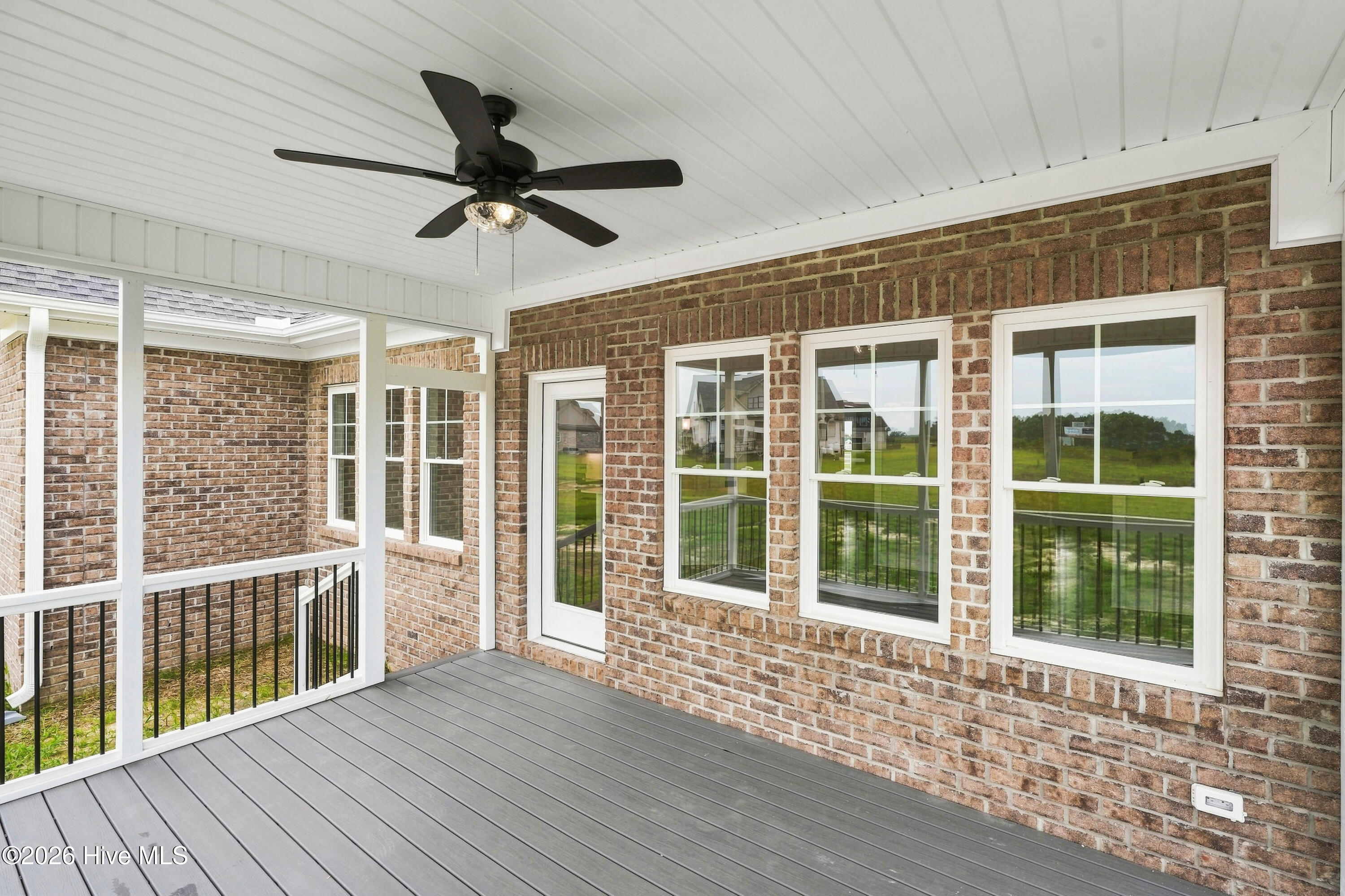 350 Leslie Road Property Photo 8