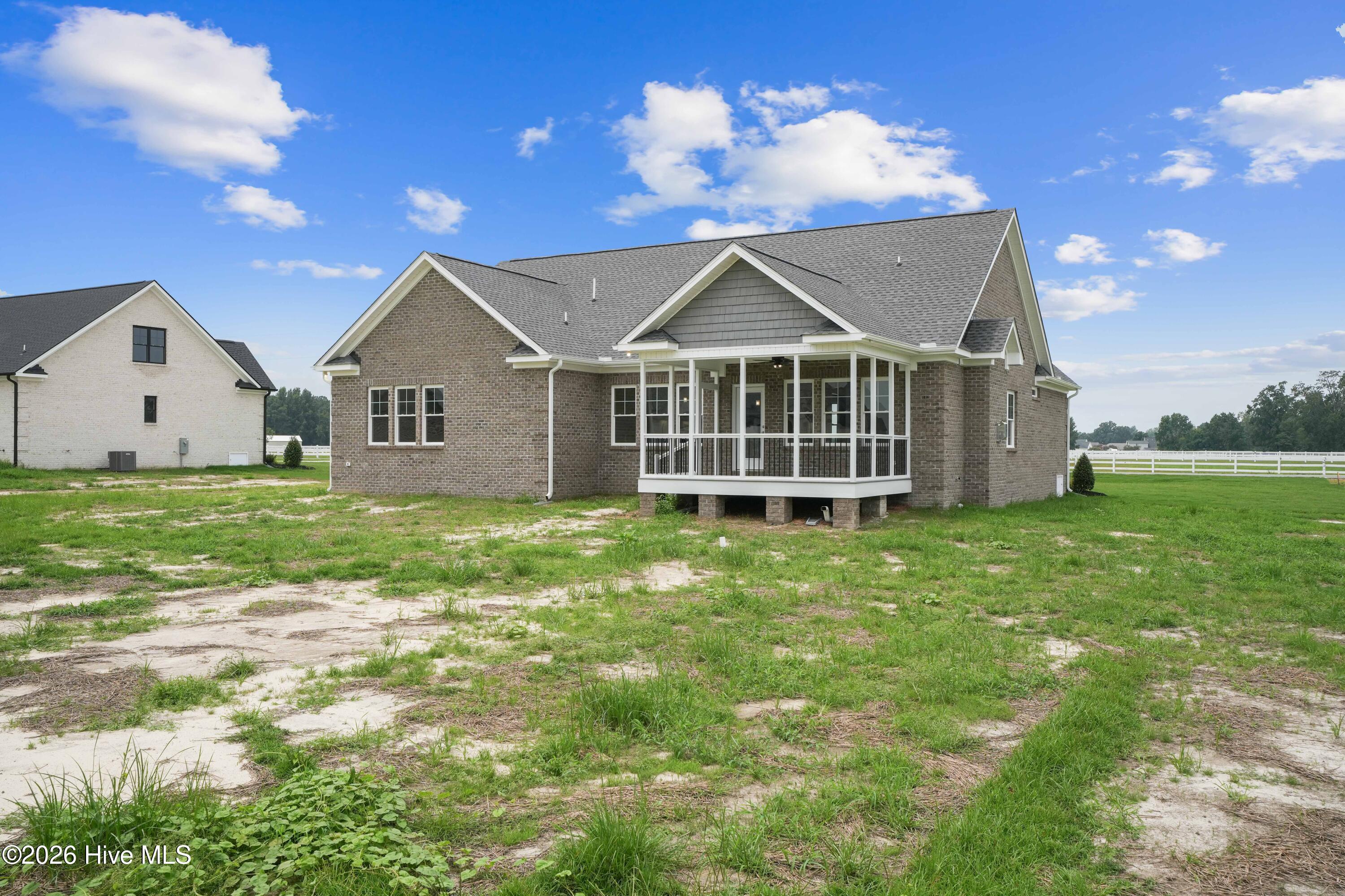350 Leslie Road Property Photo 12