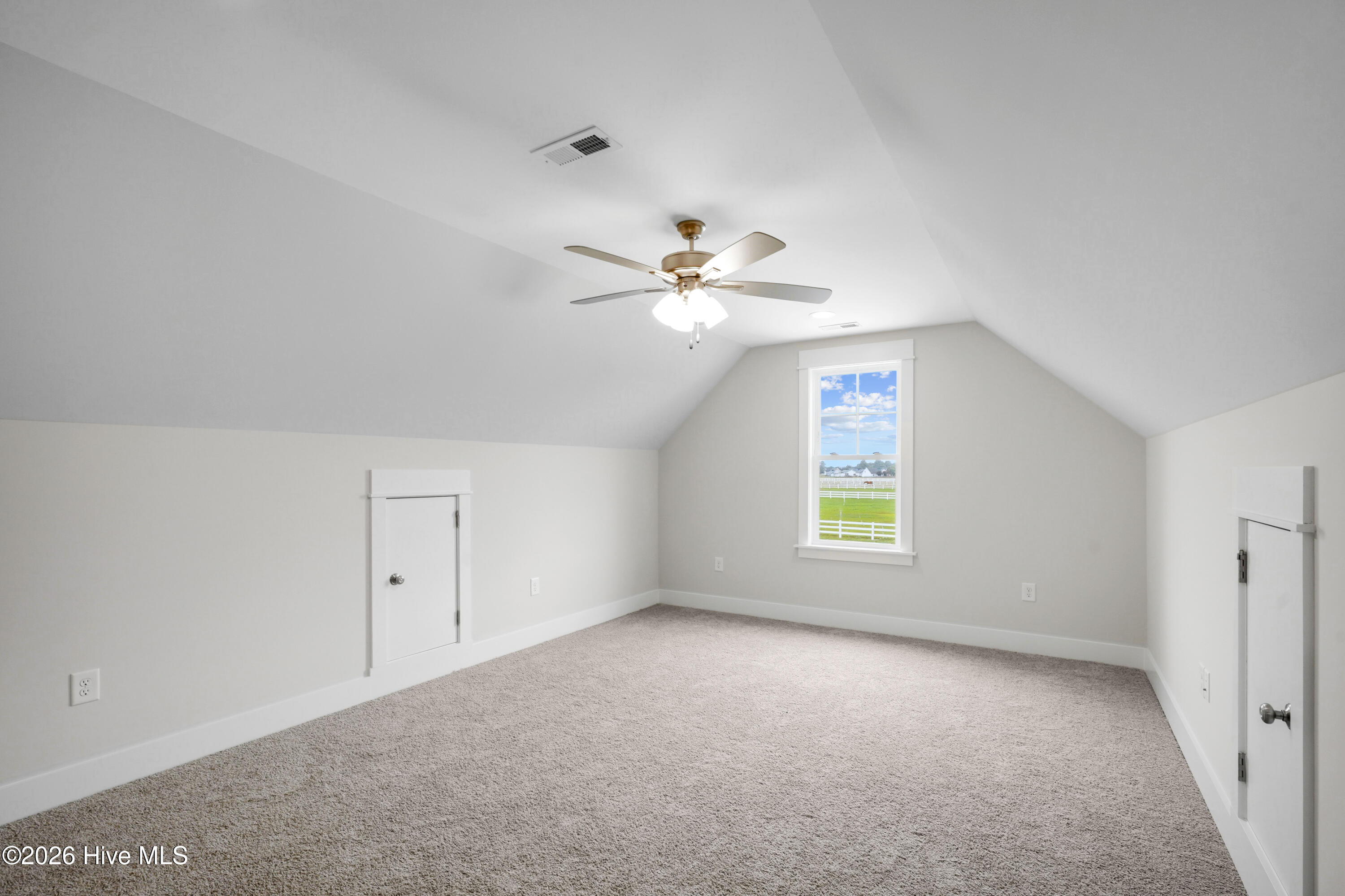 350 Leslie Road Property Photo 40