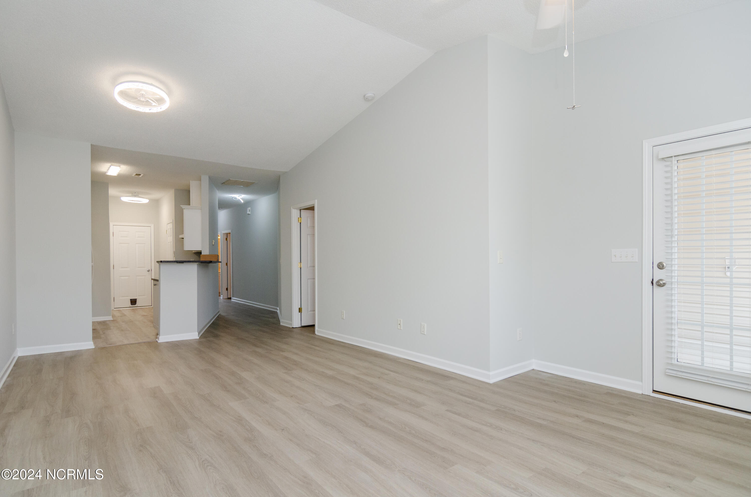 6464 Bradbury Court Property Photo 7