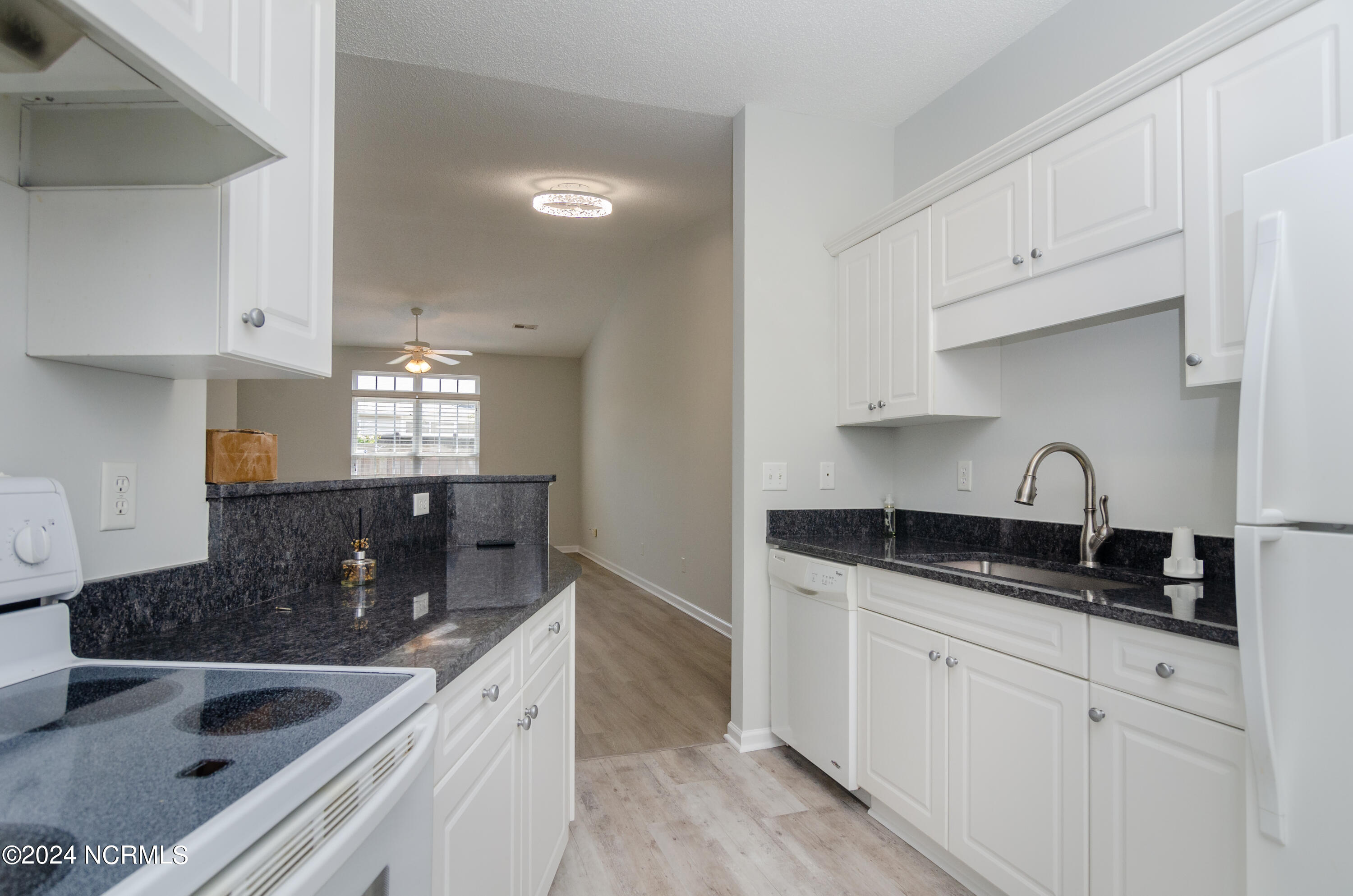 6464 Bradbury Court Property Photo 10