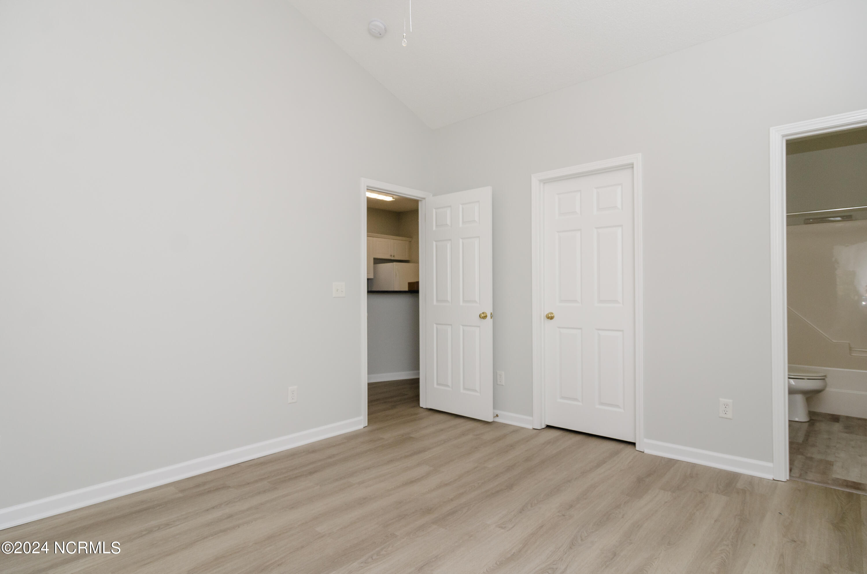 6464 Bradbury Court Property Photo 12