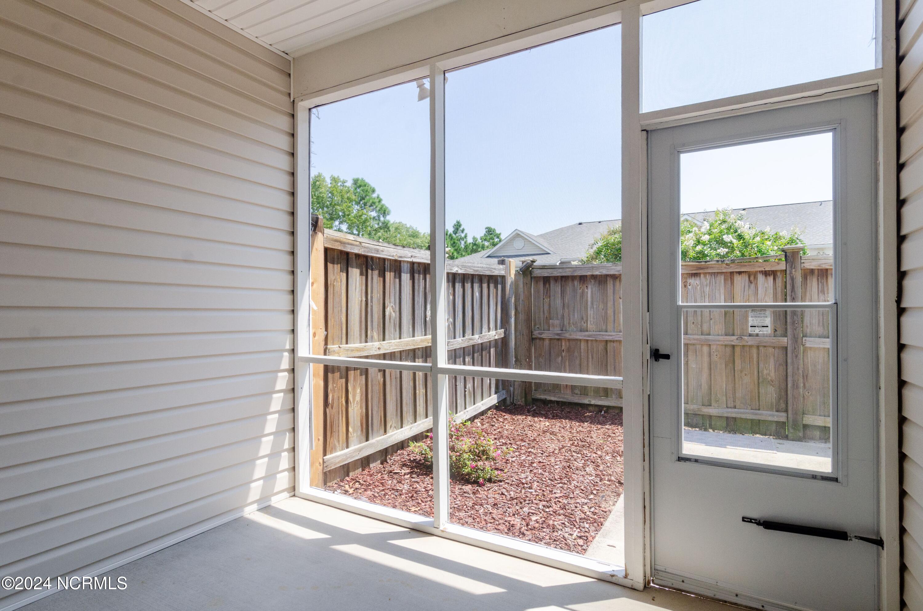 6464 Bradbury Court Property Photo 23