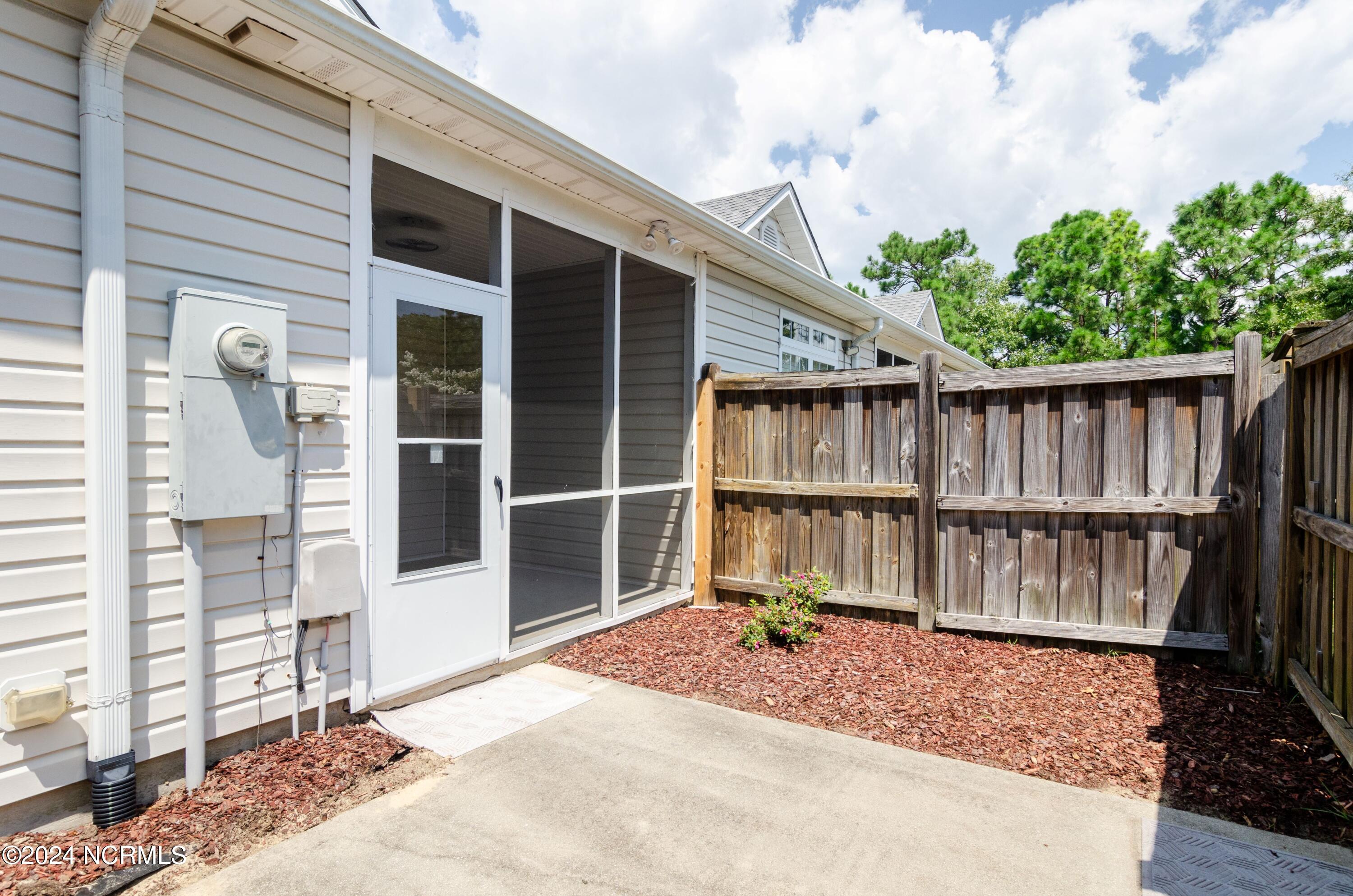 6464 Bradbury Court Property Photo 25