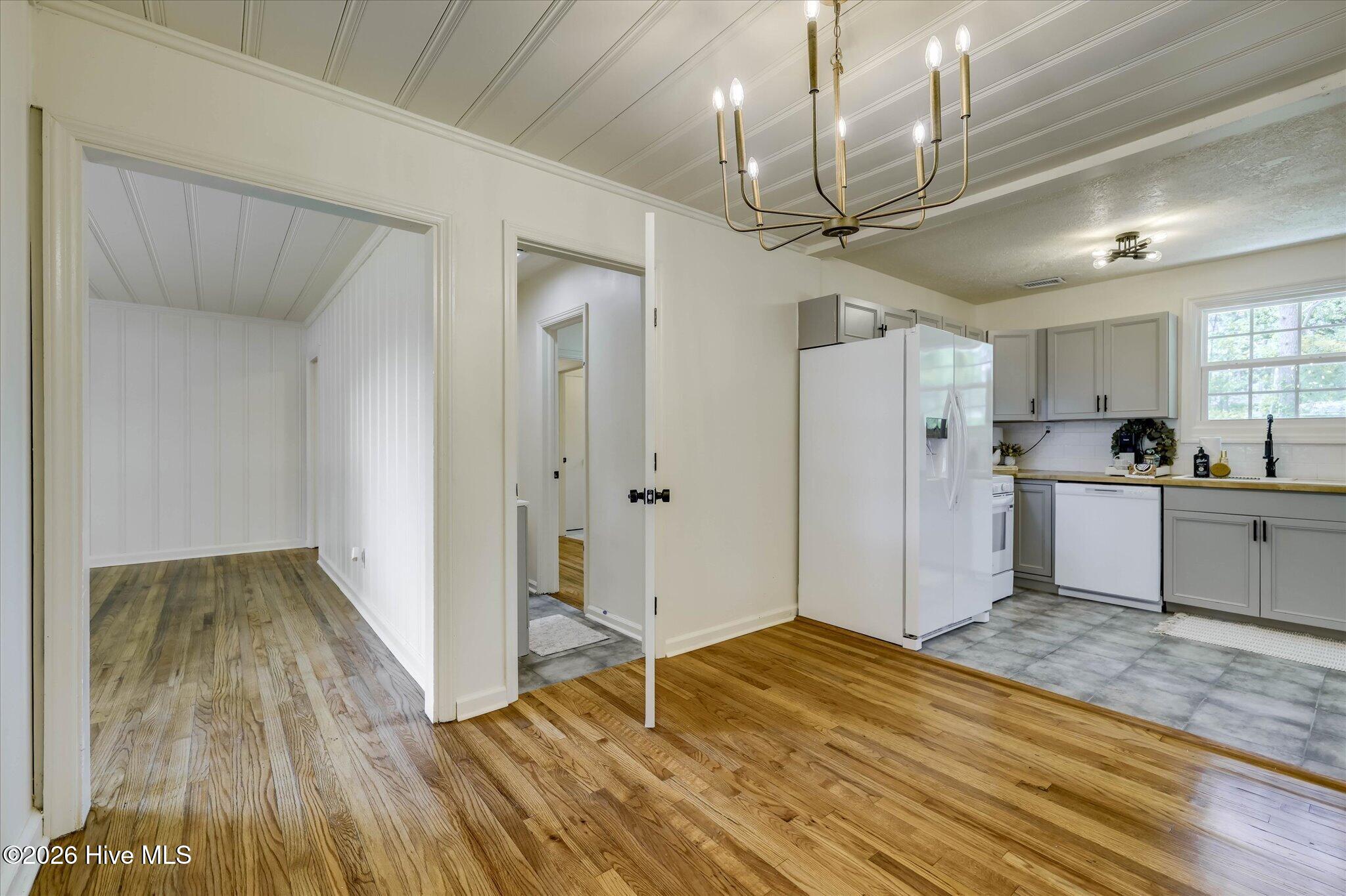 415 Warren Road Property Photo 15