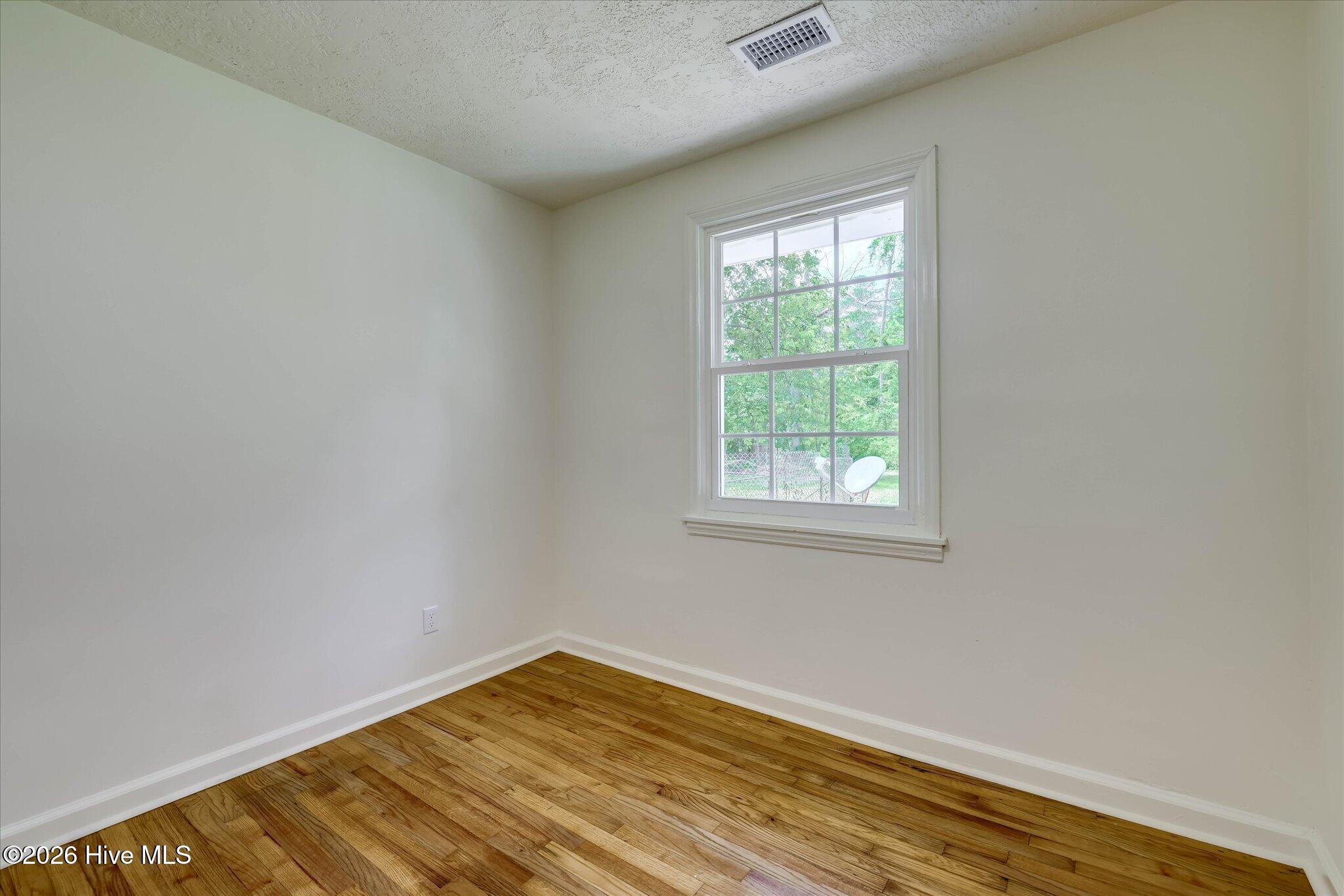 415 Warren Road Property Photo 23