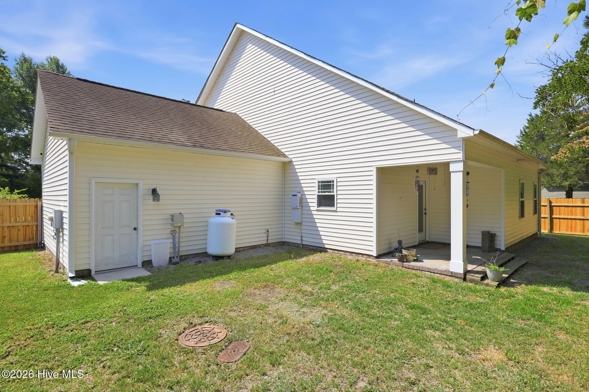 402 Satterfield Drive Property Photo 28