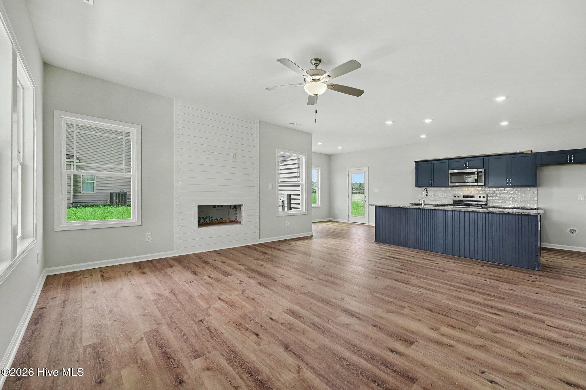 213 Tuscany Circle Property Photo 5